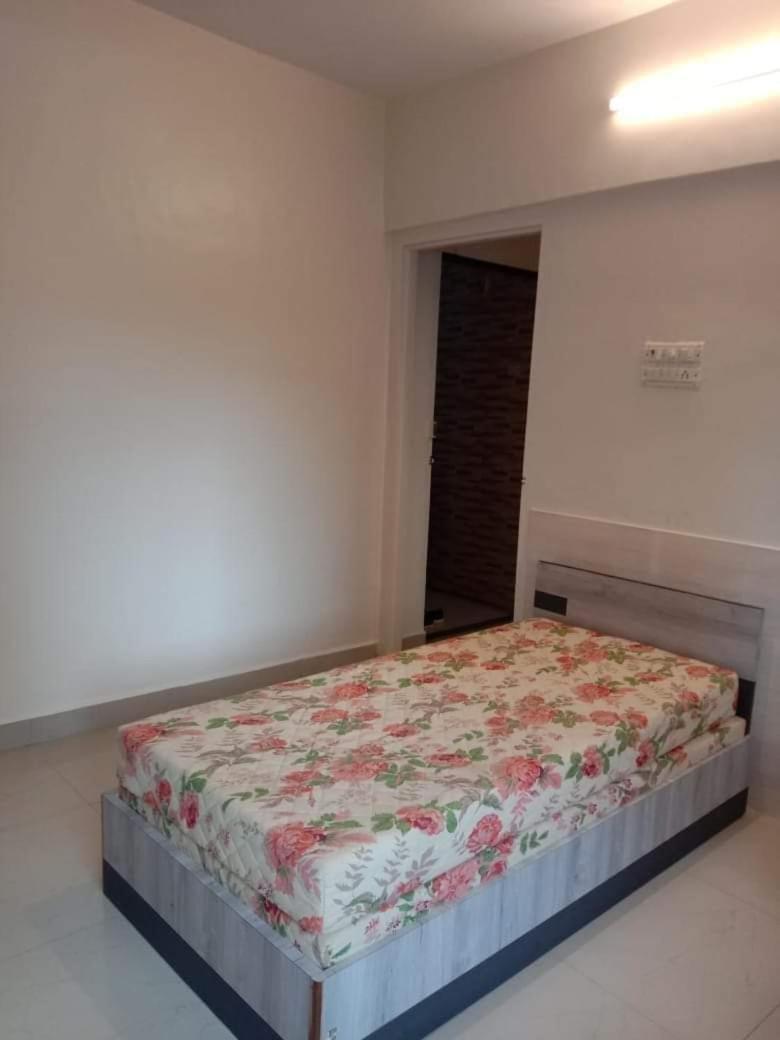 Apartment Khar West : 10 Th Road