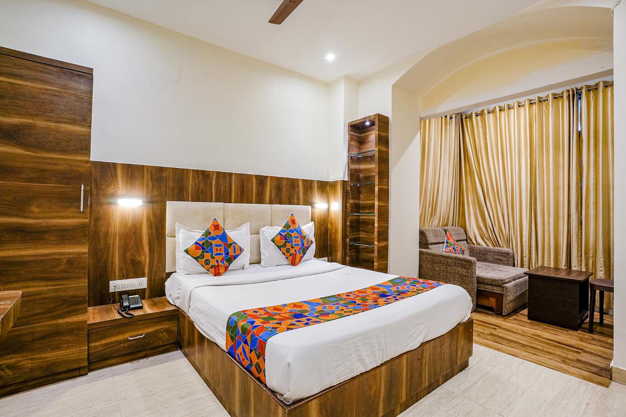 Hotel Fabexpress Abad - 700m From Gateway Of India Mumbai