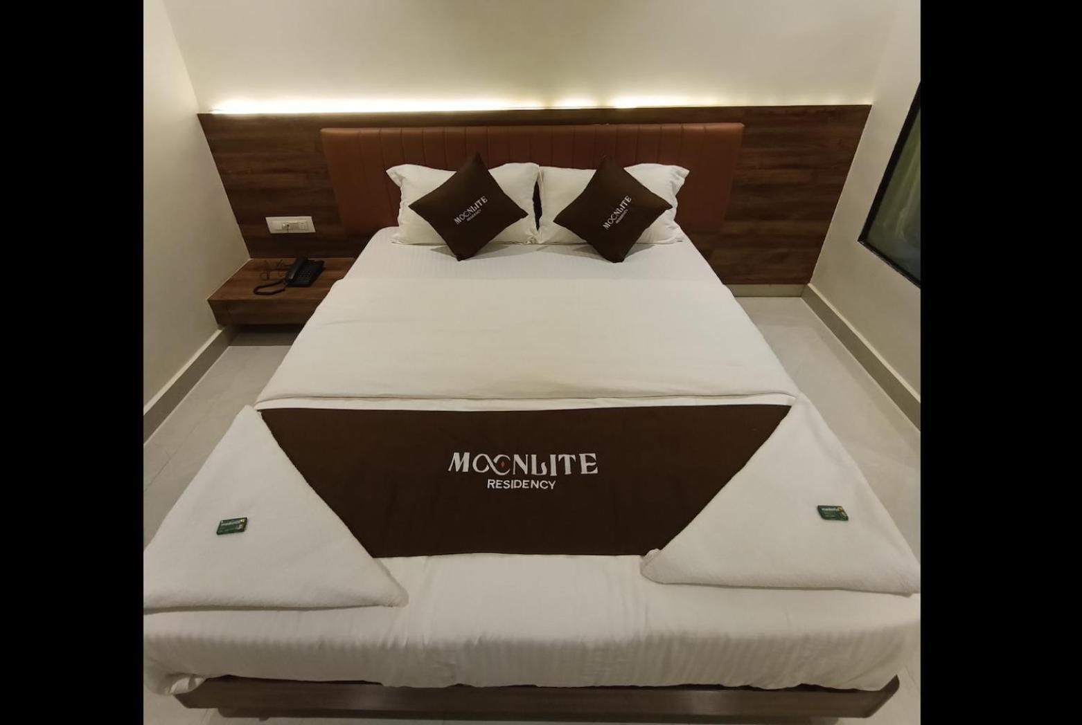 Moon Lite Residency - Marve Road Malad West - Premium Couple Friendly 2* Mumbai