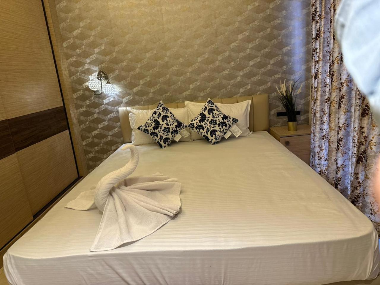 1.5br Service In Bkc By Florastays Mumbai