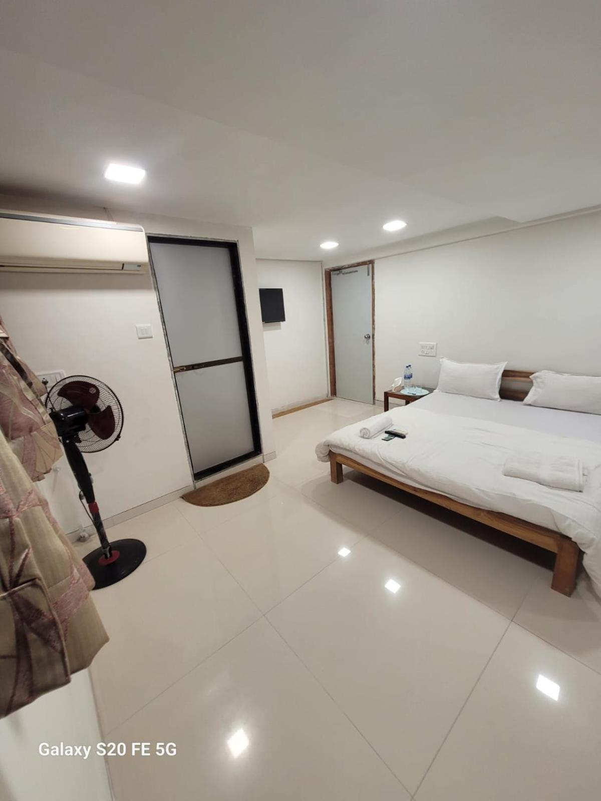 Agrawal Bhavan Budget Only For Indians Couples Friendly * Mumbai