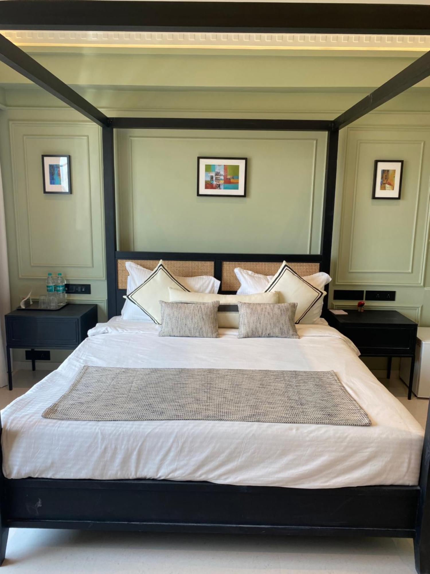 House, Valnai Malad Hotel 4*