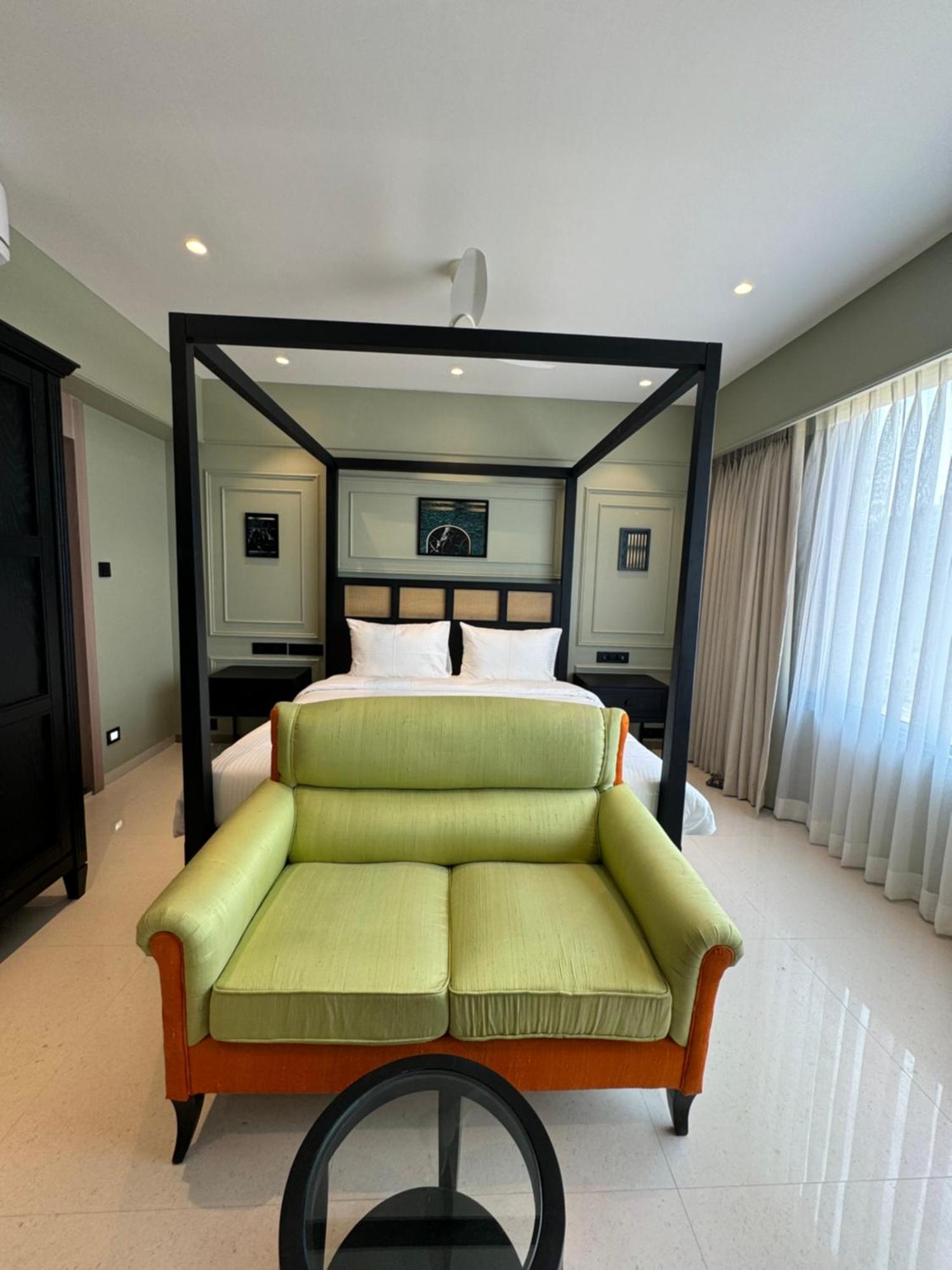 Hotel House, Valnai Malad