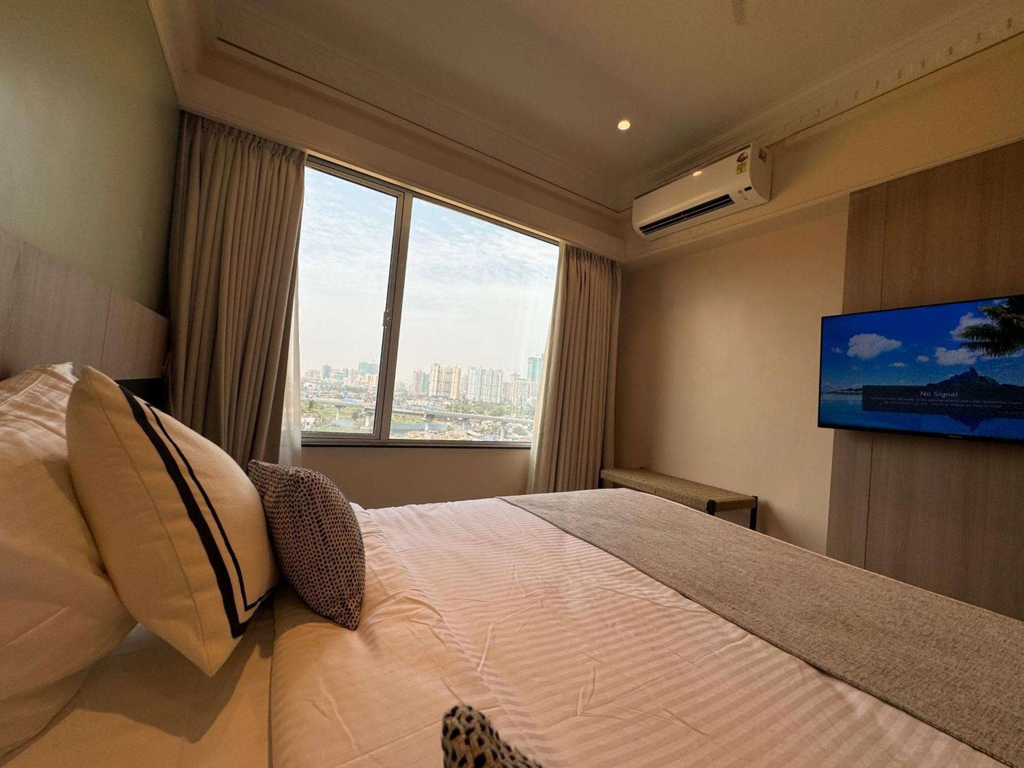 Hotel House, Valnai Malad Mumbai