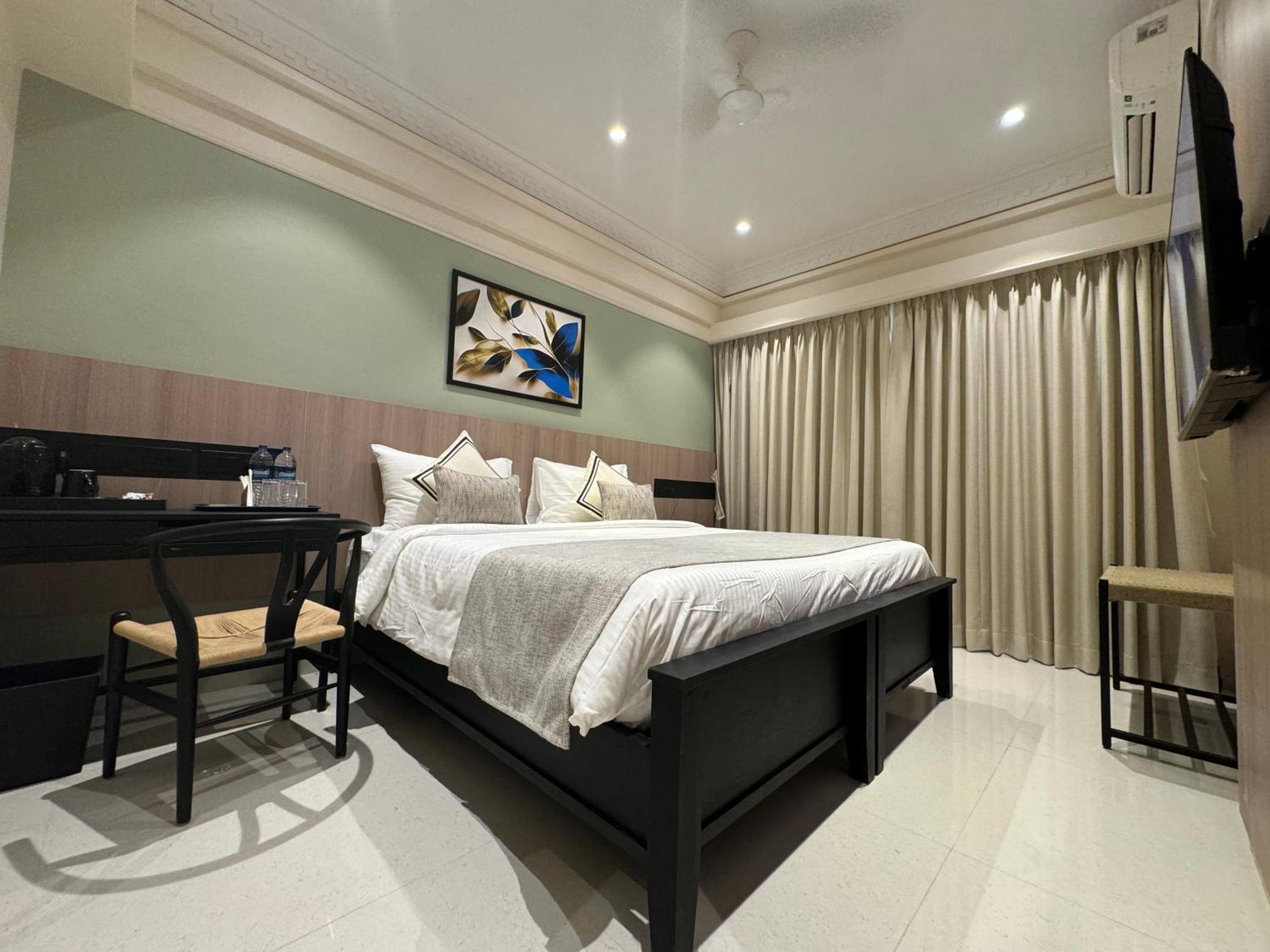 House, Valnai Malad 4*