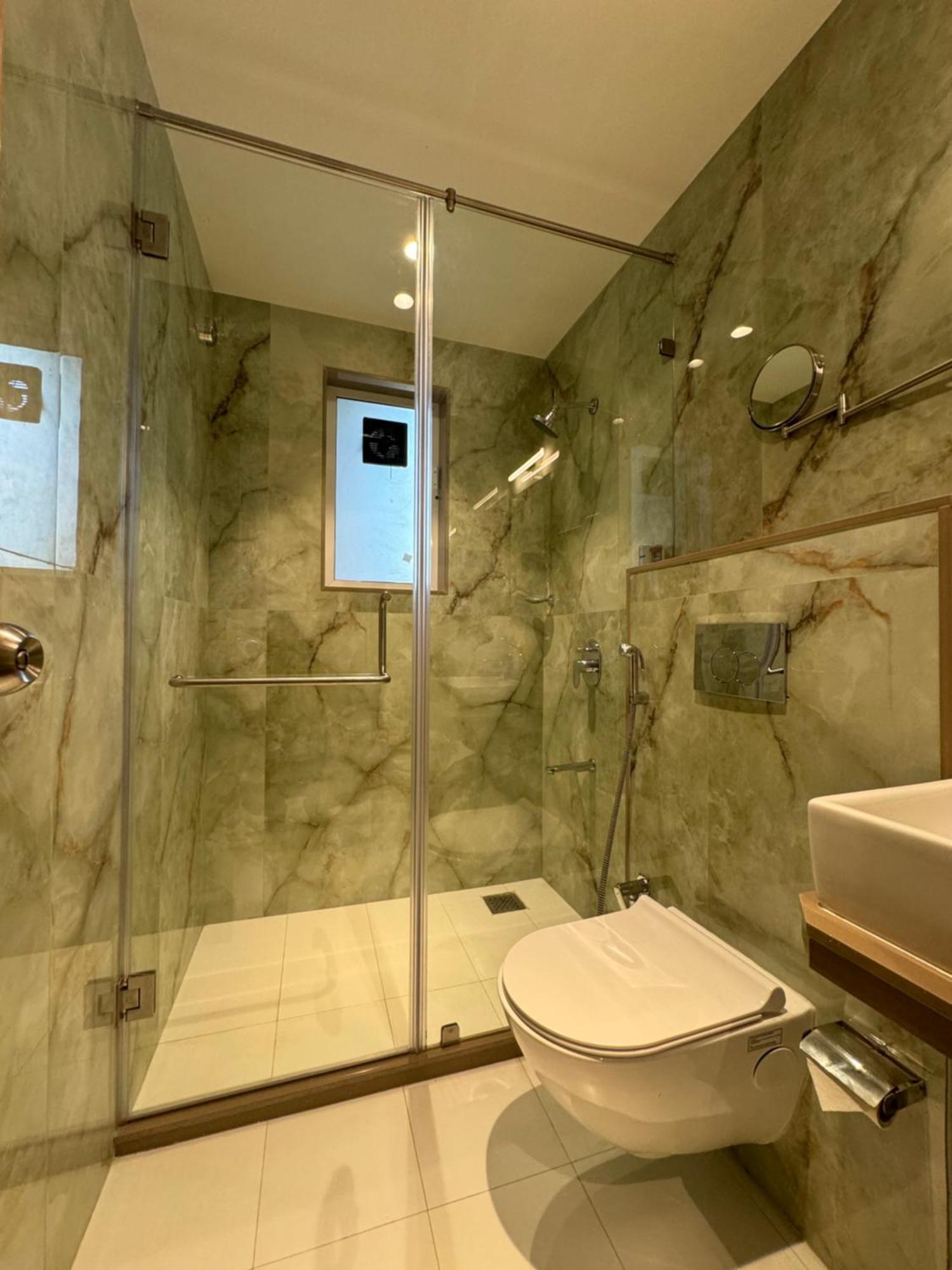House, Valnai Malad 4* Mumbai