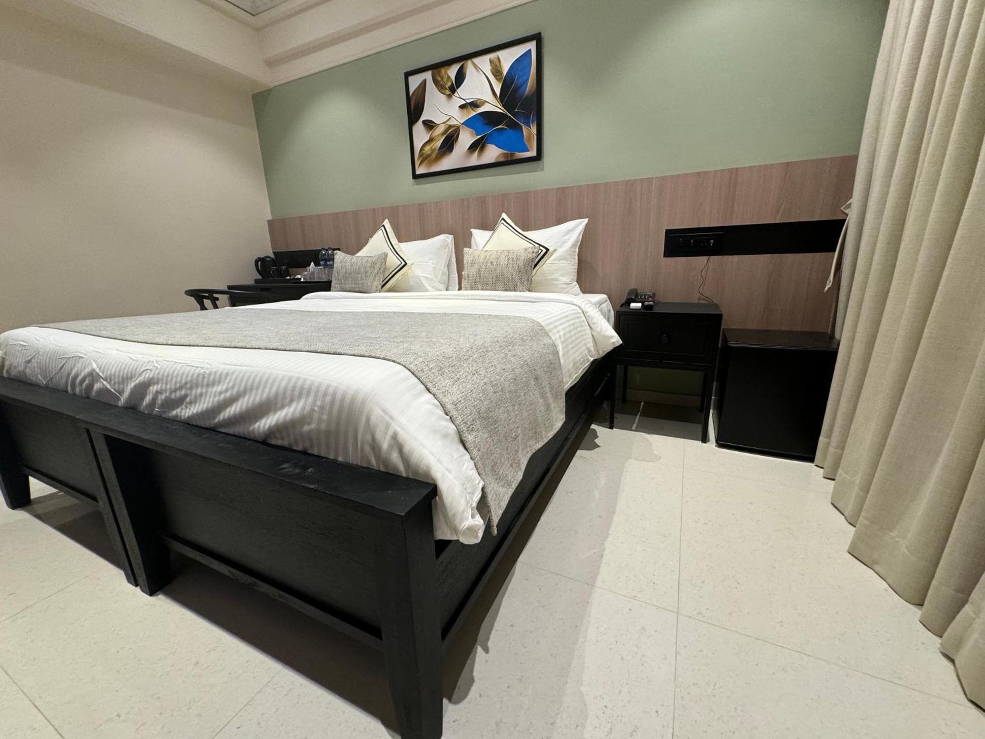 House, Valnai Malad Hotel