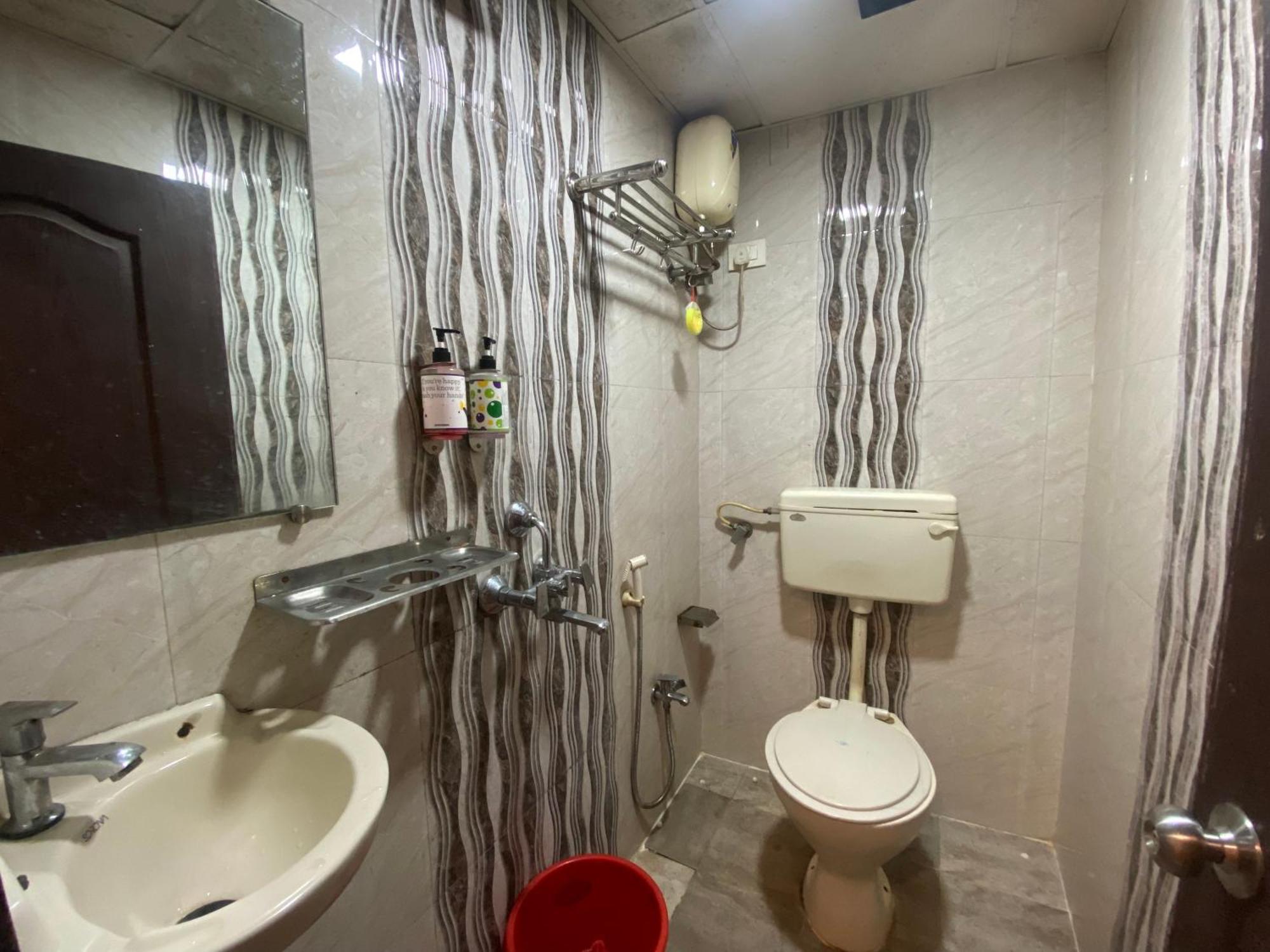 Royal Grand - Near International Airport 3*