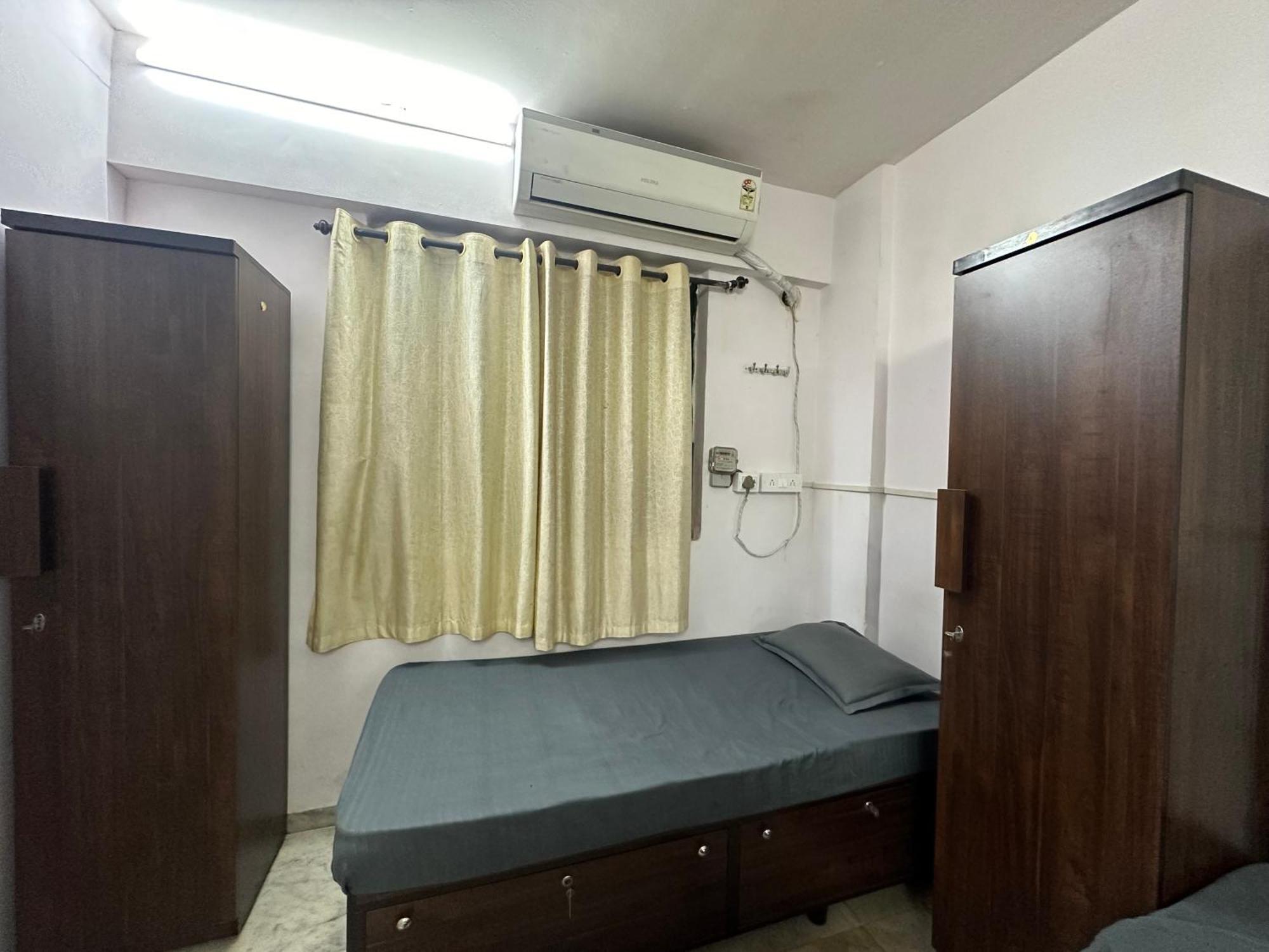 Zest - 72 Hostel Mumbai