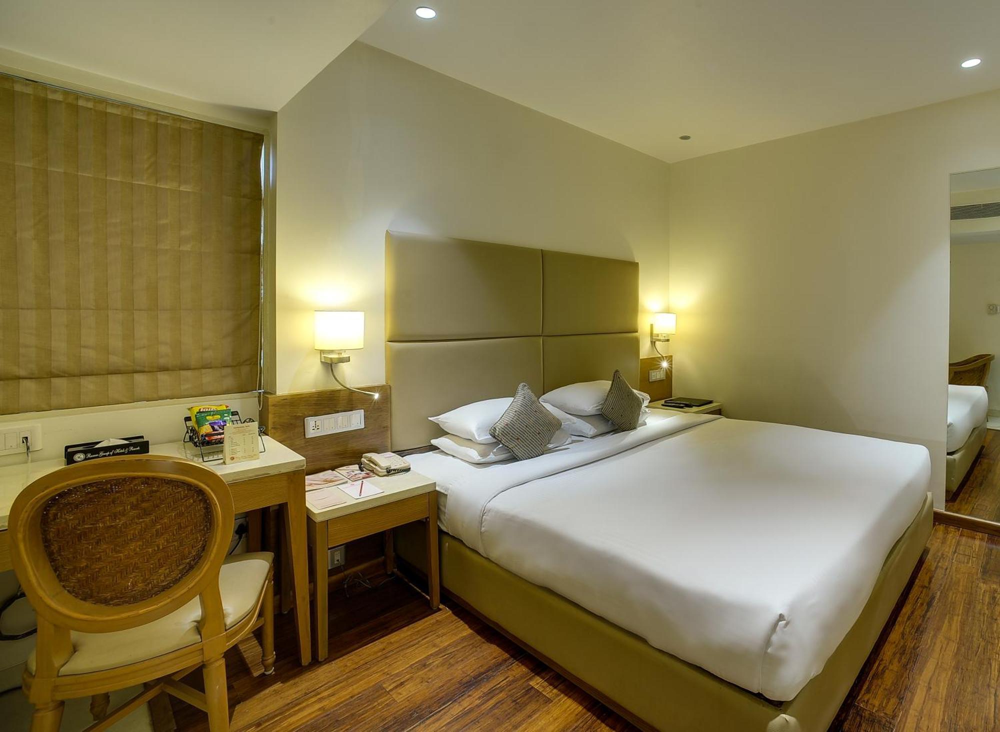 Ramee Guestline Khar Hotel