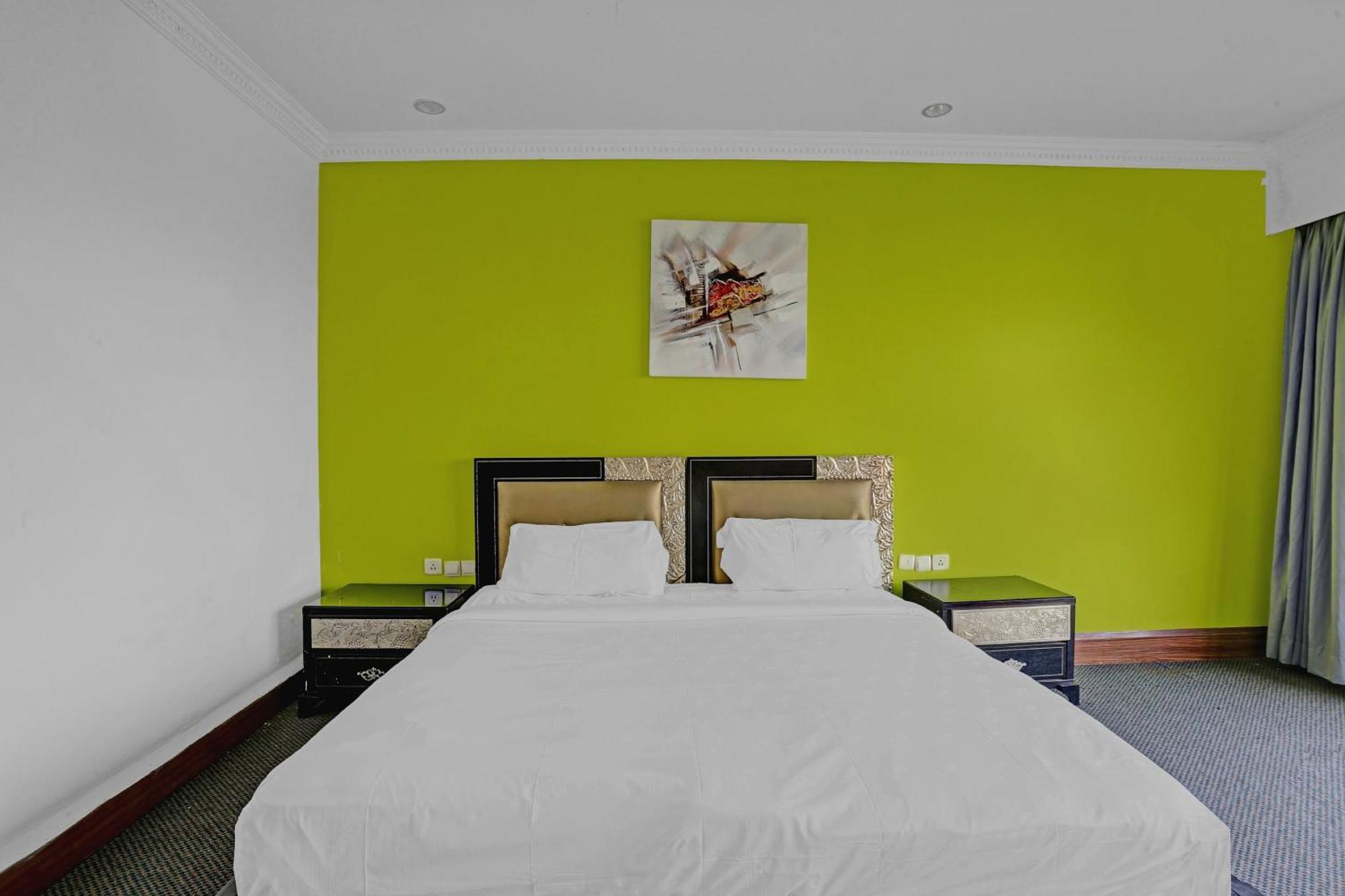 Townhouse Royal Palms Shared Serviced 4* Mumbai