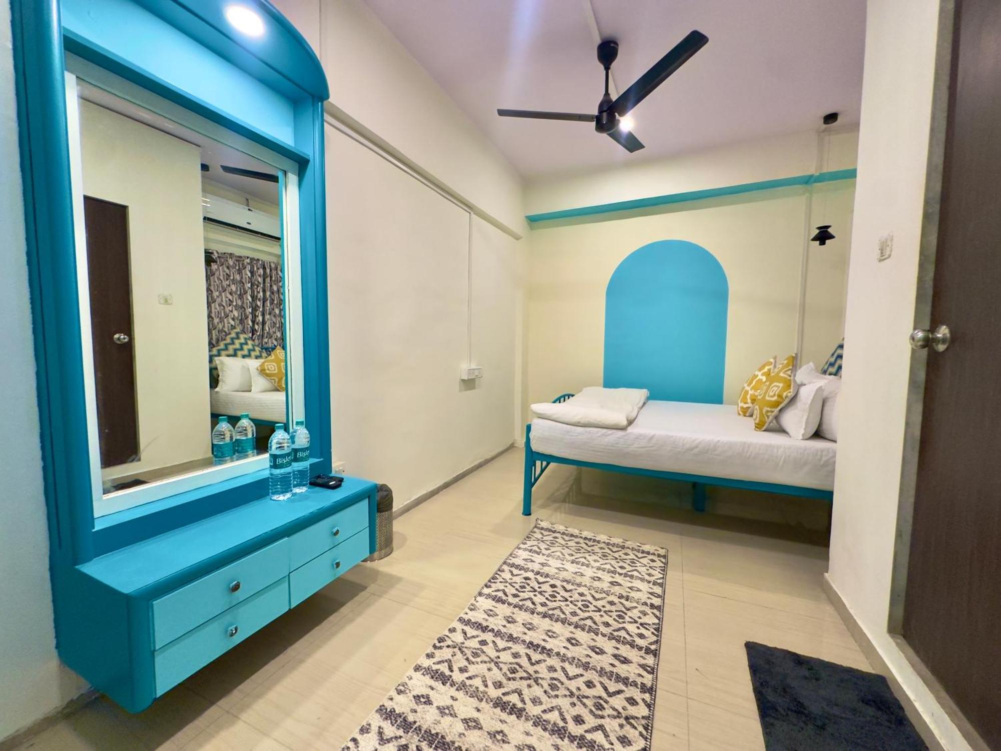 Locomo Express Hostel