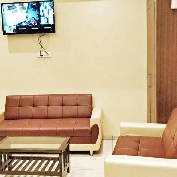 Emerald Near T2 International Airport Mumbai