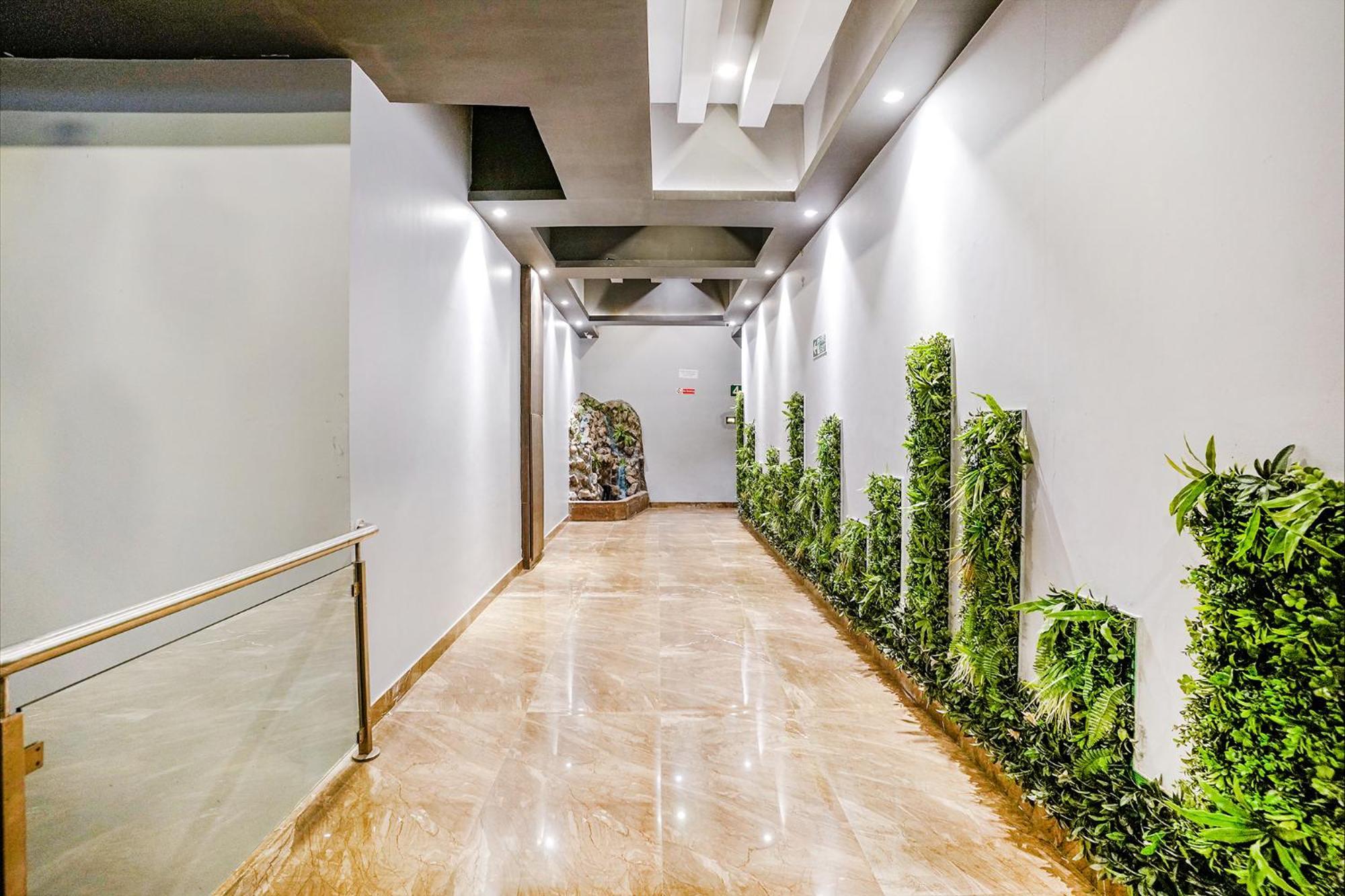 Hotel Fabhotel Zara Grand Mumbai