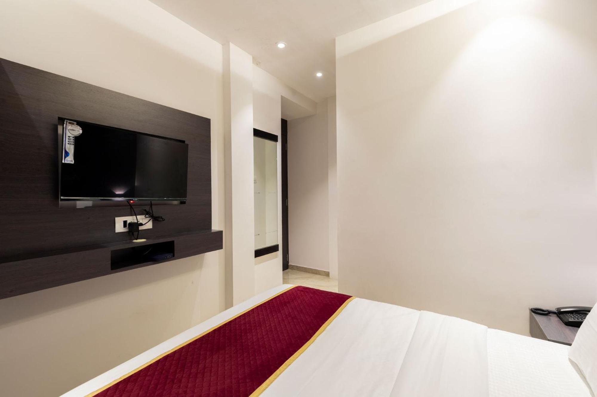 O Near International Airport Mumbai