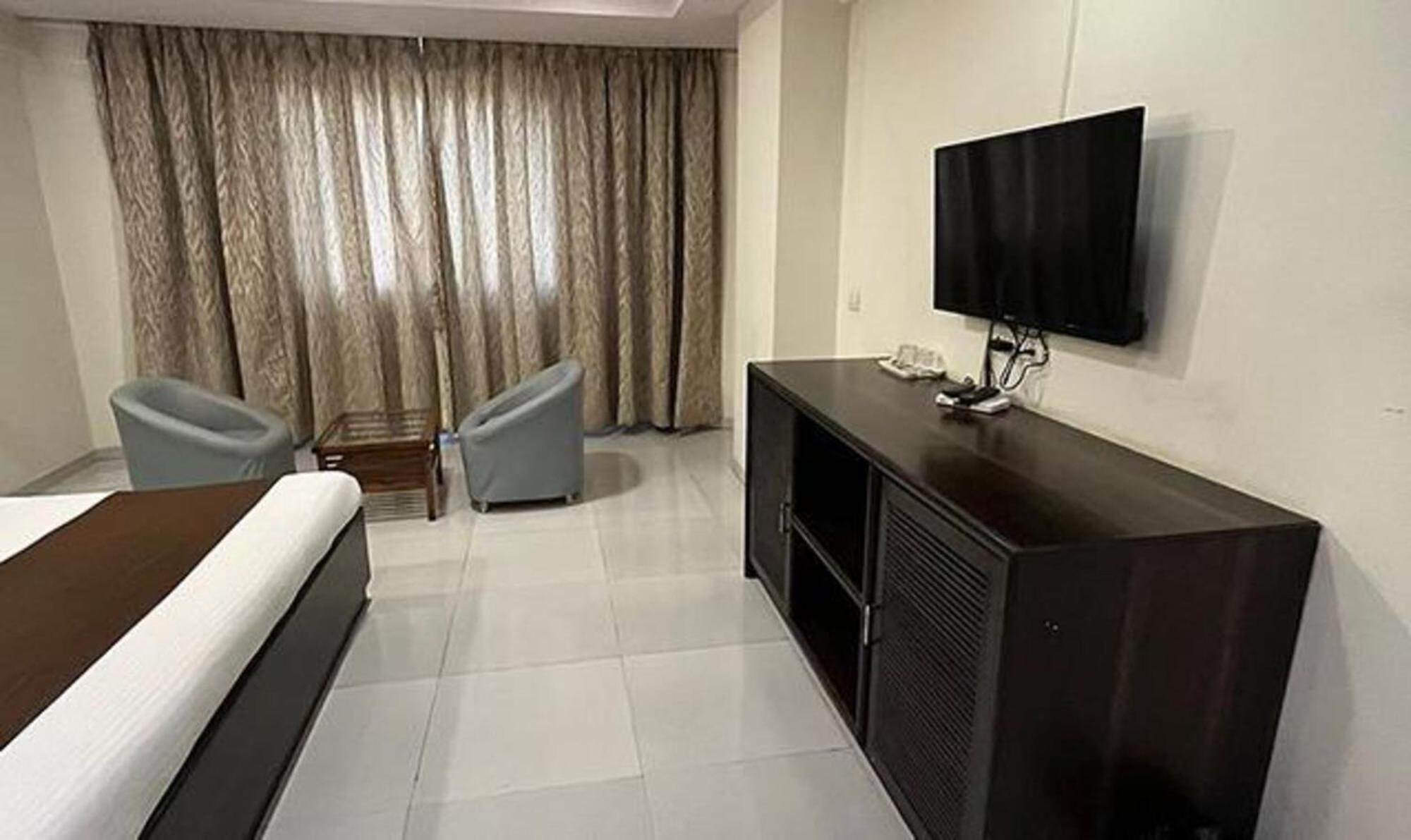 Fabhotel Shivam I Hotel Mumbai
