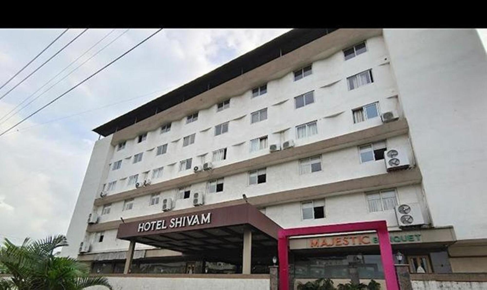 Hotel Fabhotel Shivam I