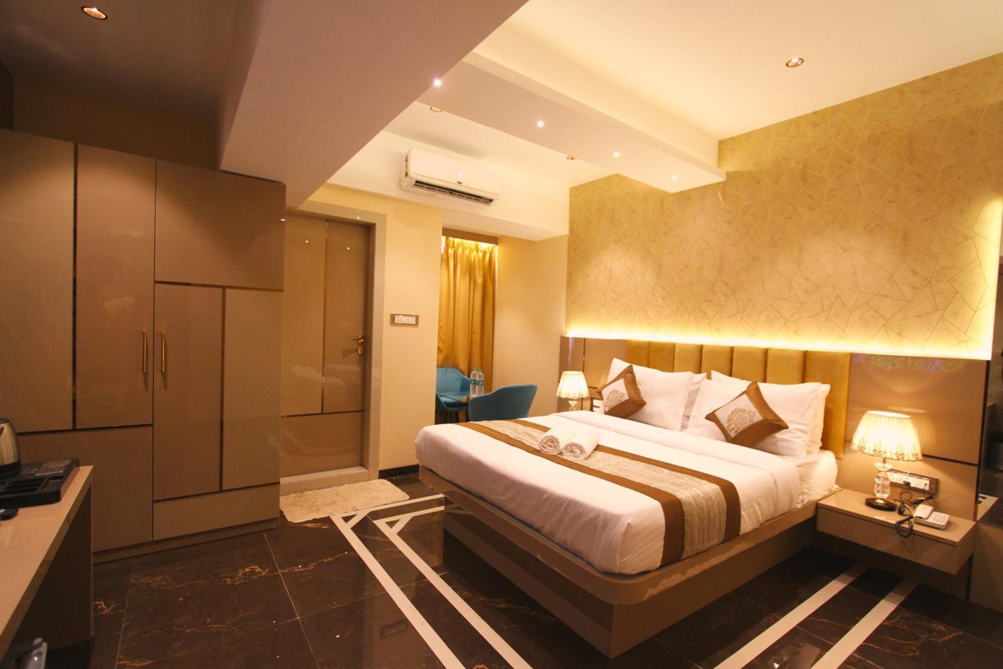 Home2 Renaissance Club Mumbai