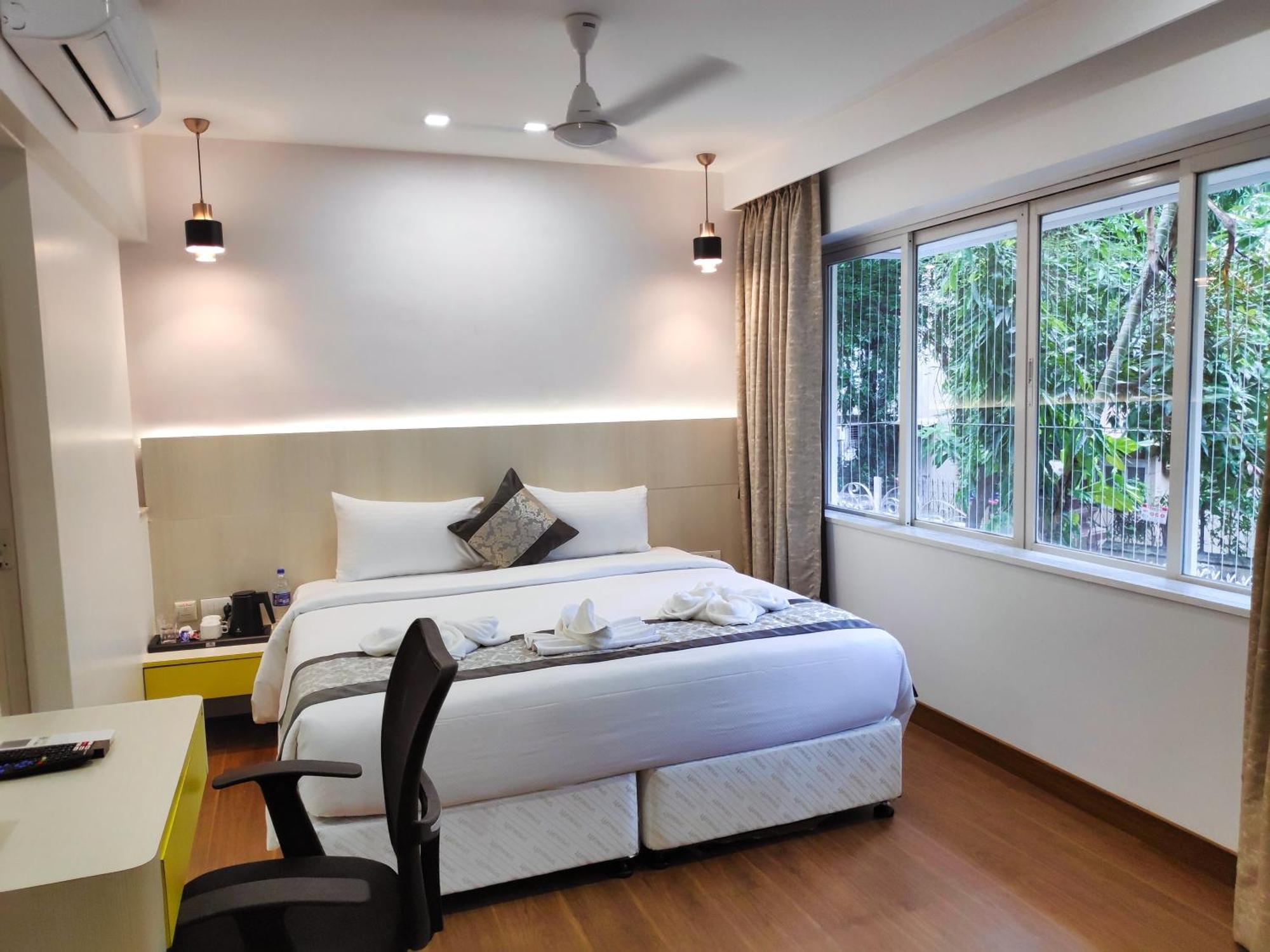 White House By Maxxvalue Service Bandra Bombaim
