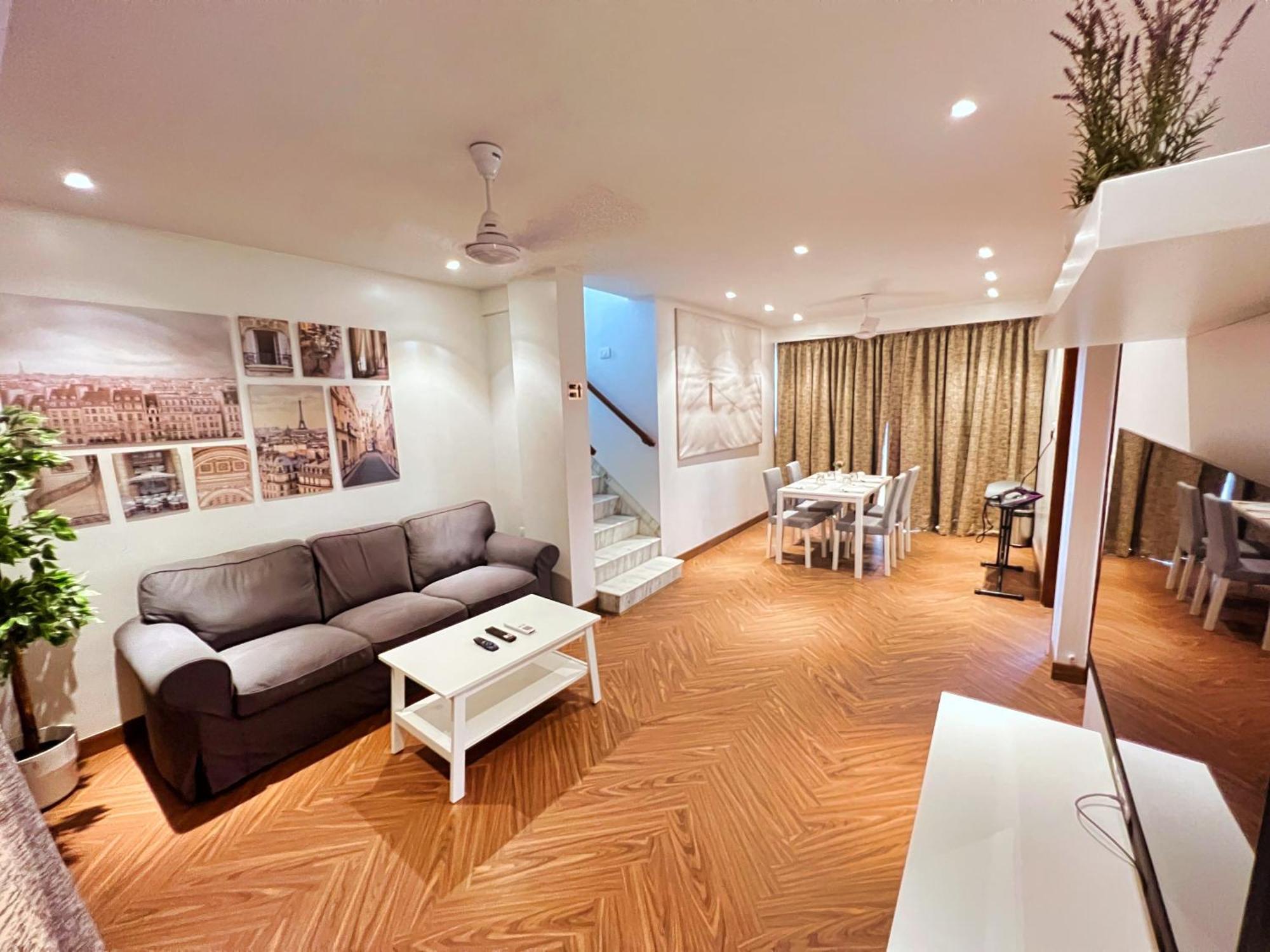 White House By Maxxvalue Service Bandra Bombaim