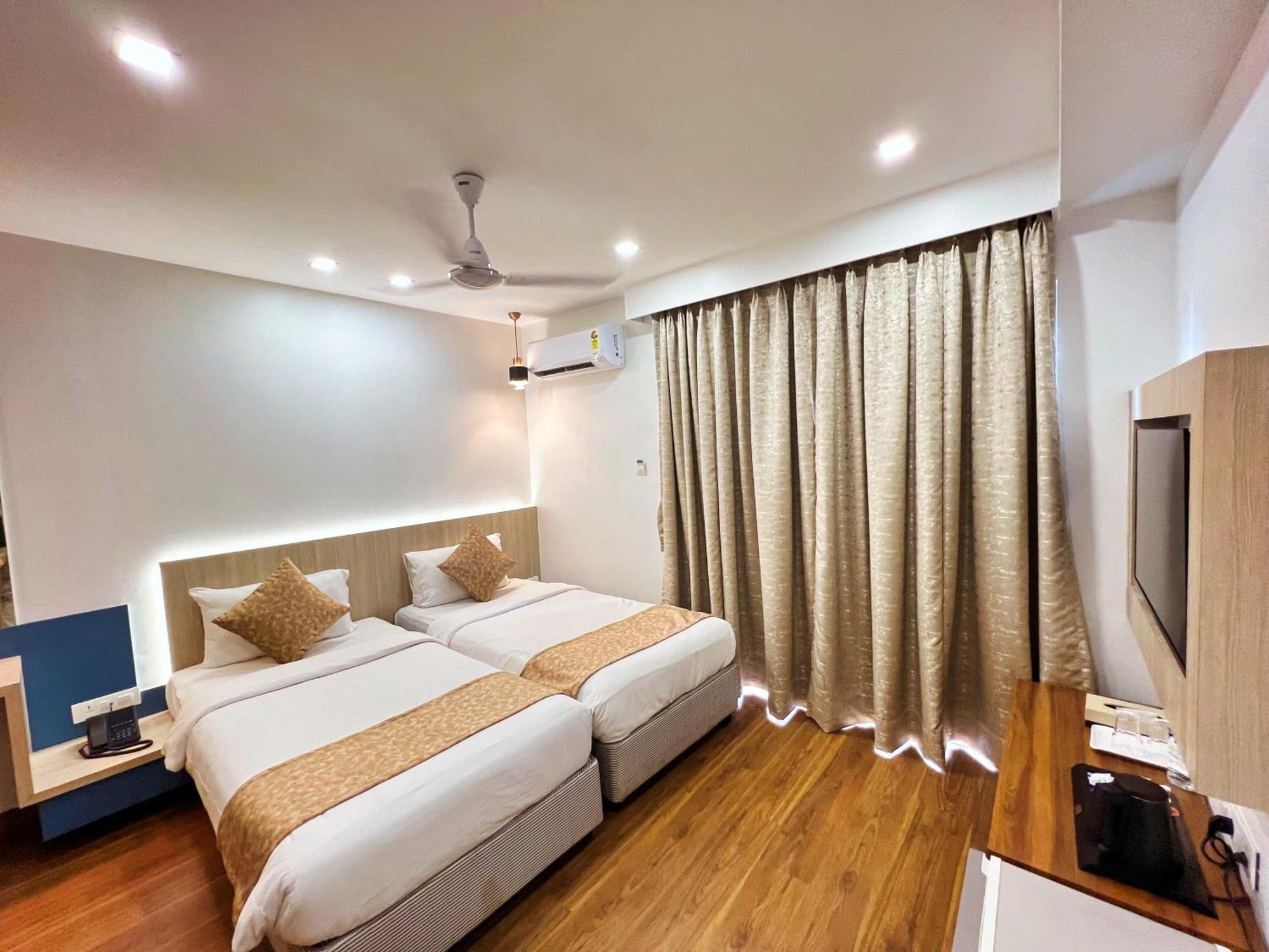 White House By Maxxvalue Service Bandra Bombaim