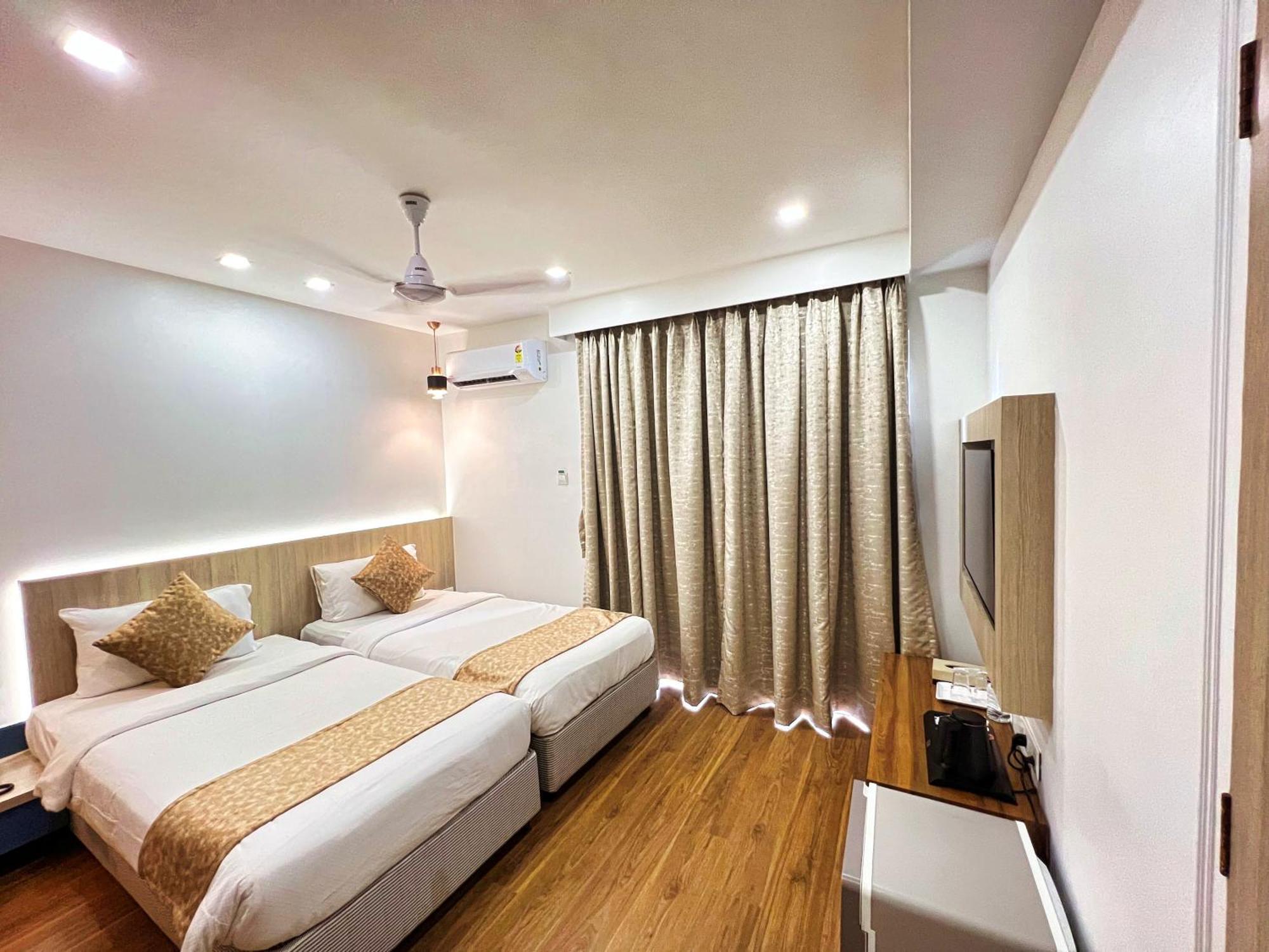 White House By Maxxvalue Service Bandra Apartamento Bombaim