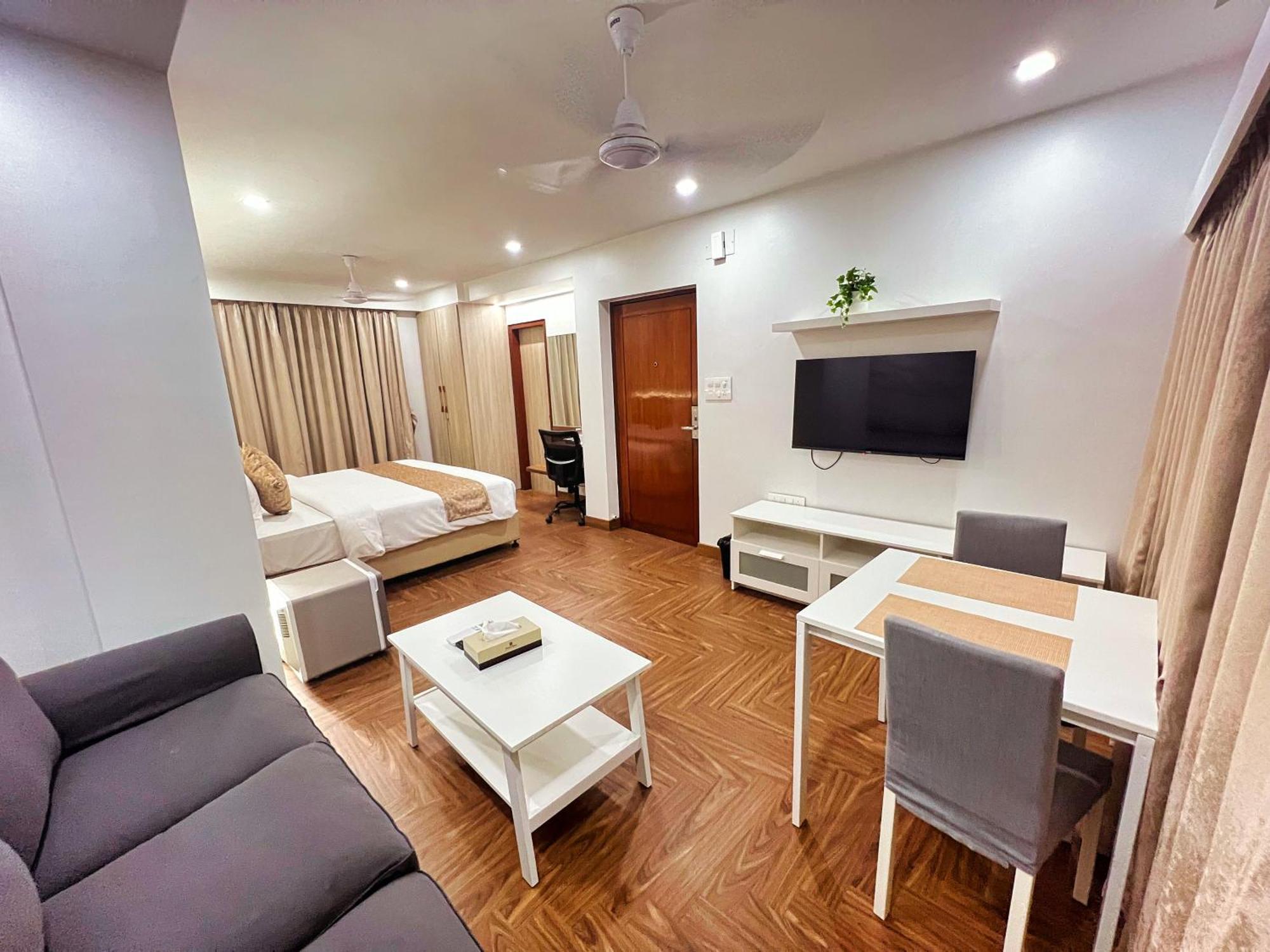 White House By Maxxvalue Service Bandra Apartamento
