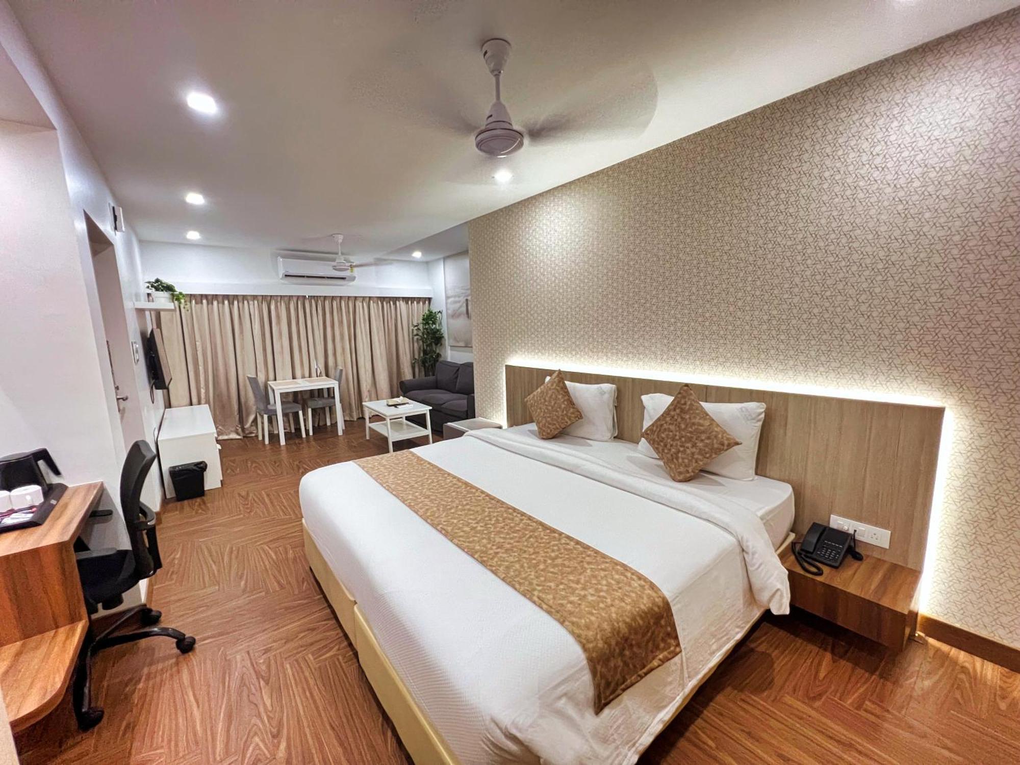 White House By Maxxvalue Service Bandra * Mumbai