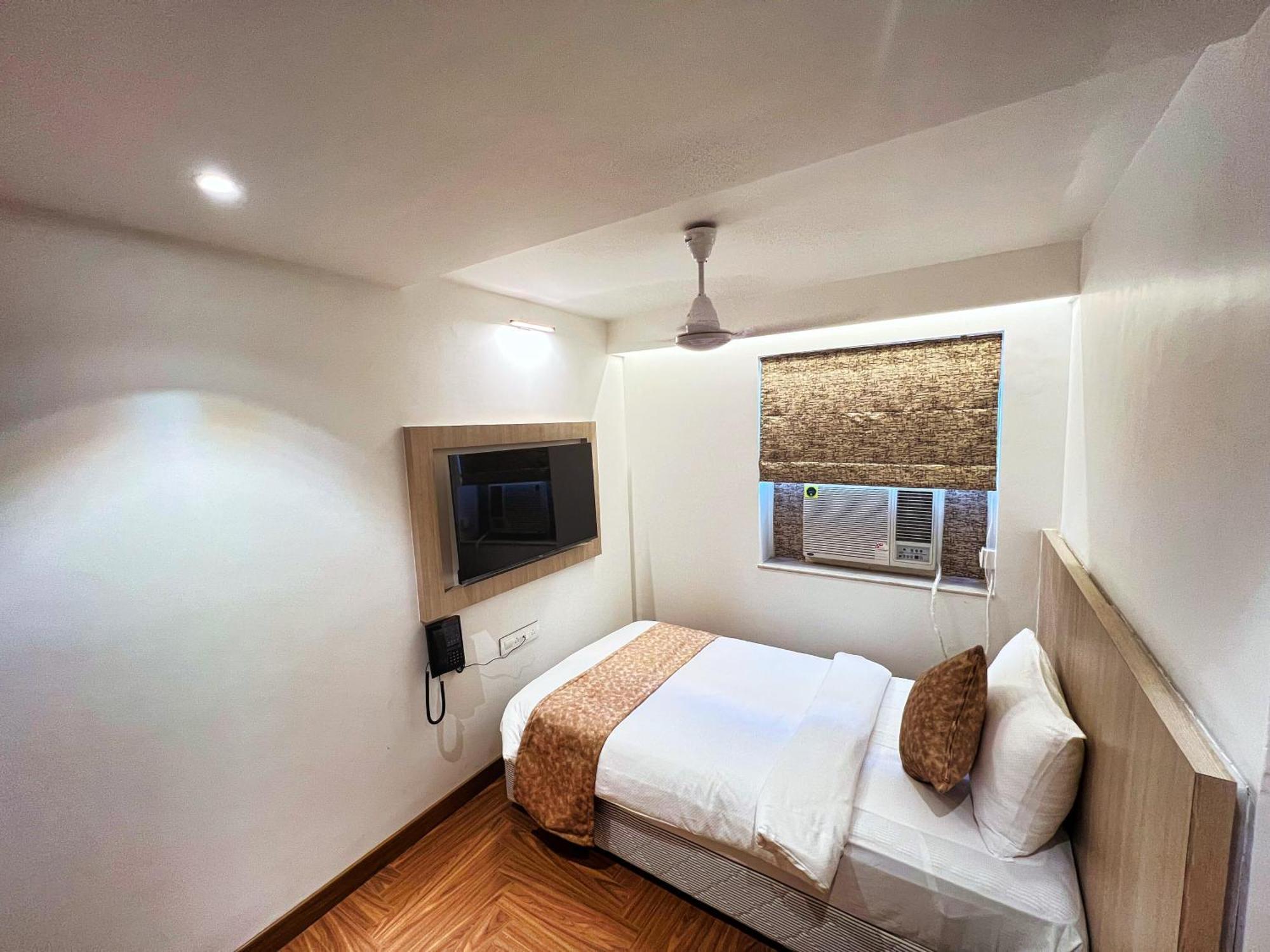 White House By Maxxvalue Service Bandra * Bombaim