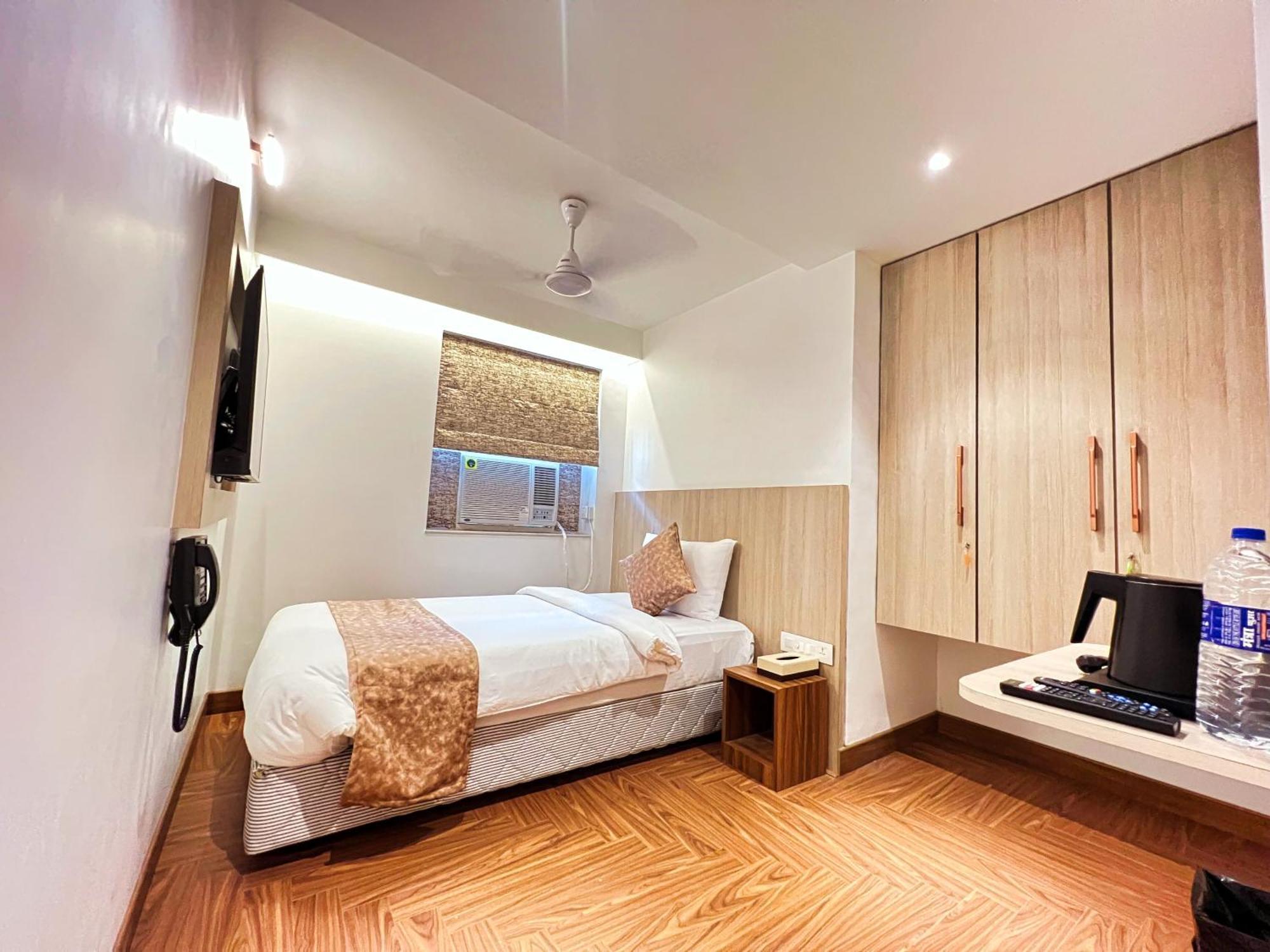 White House By Maxxvalue Service Bandra Apartamento