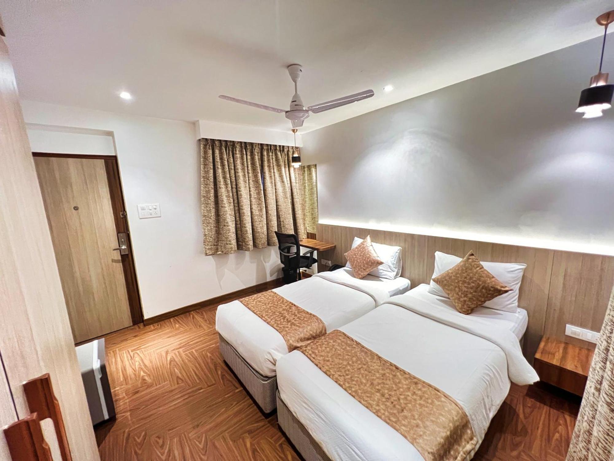 White House By Maxxvalue Service Bandra * Bombaim