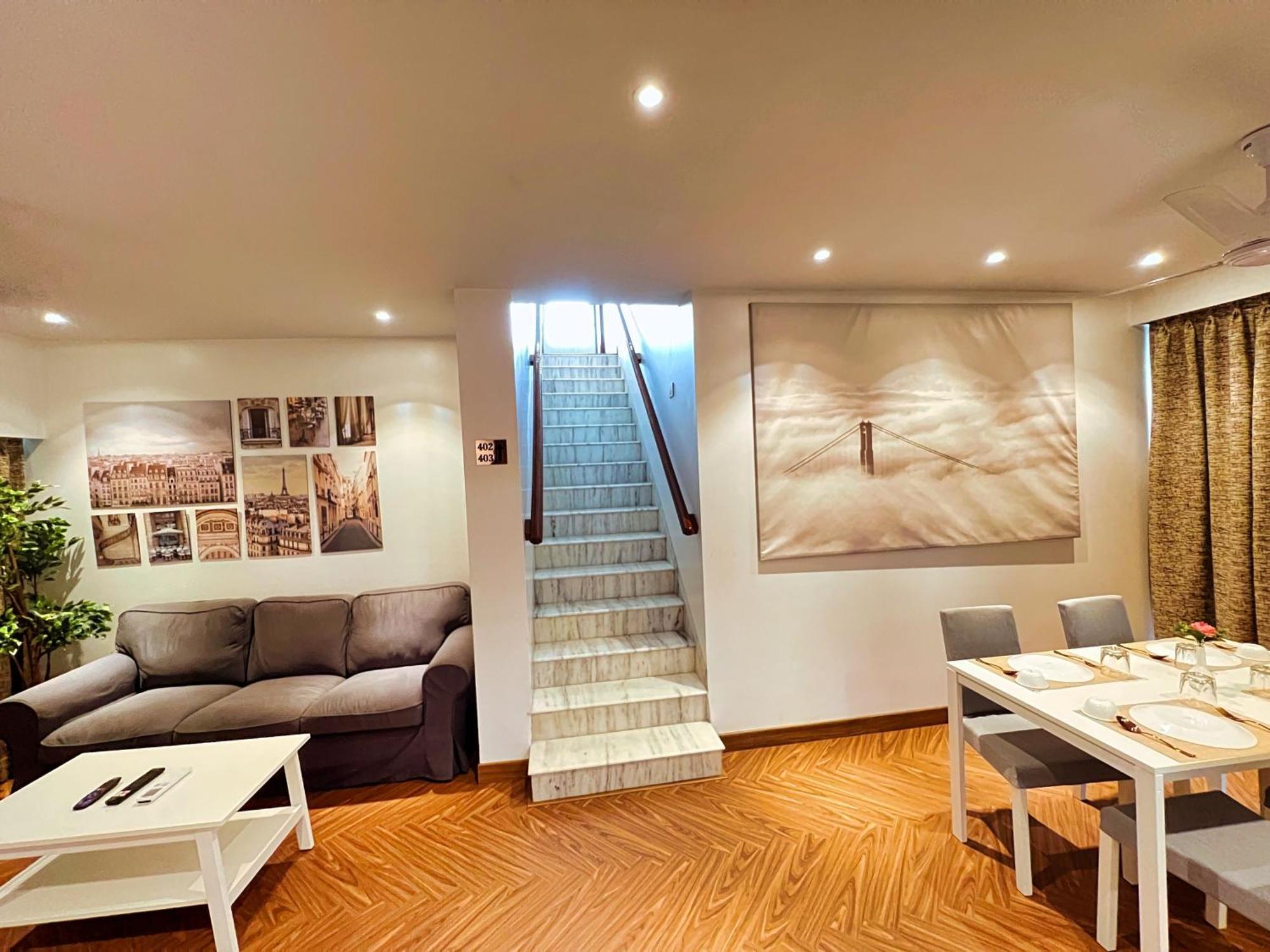 White House By Maxxvalue Service Bandra Apartment *