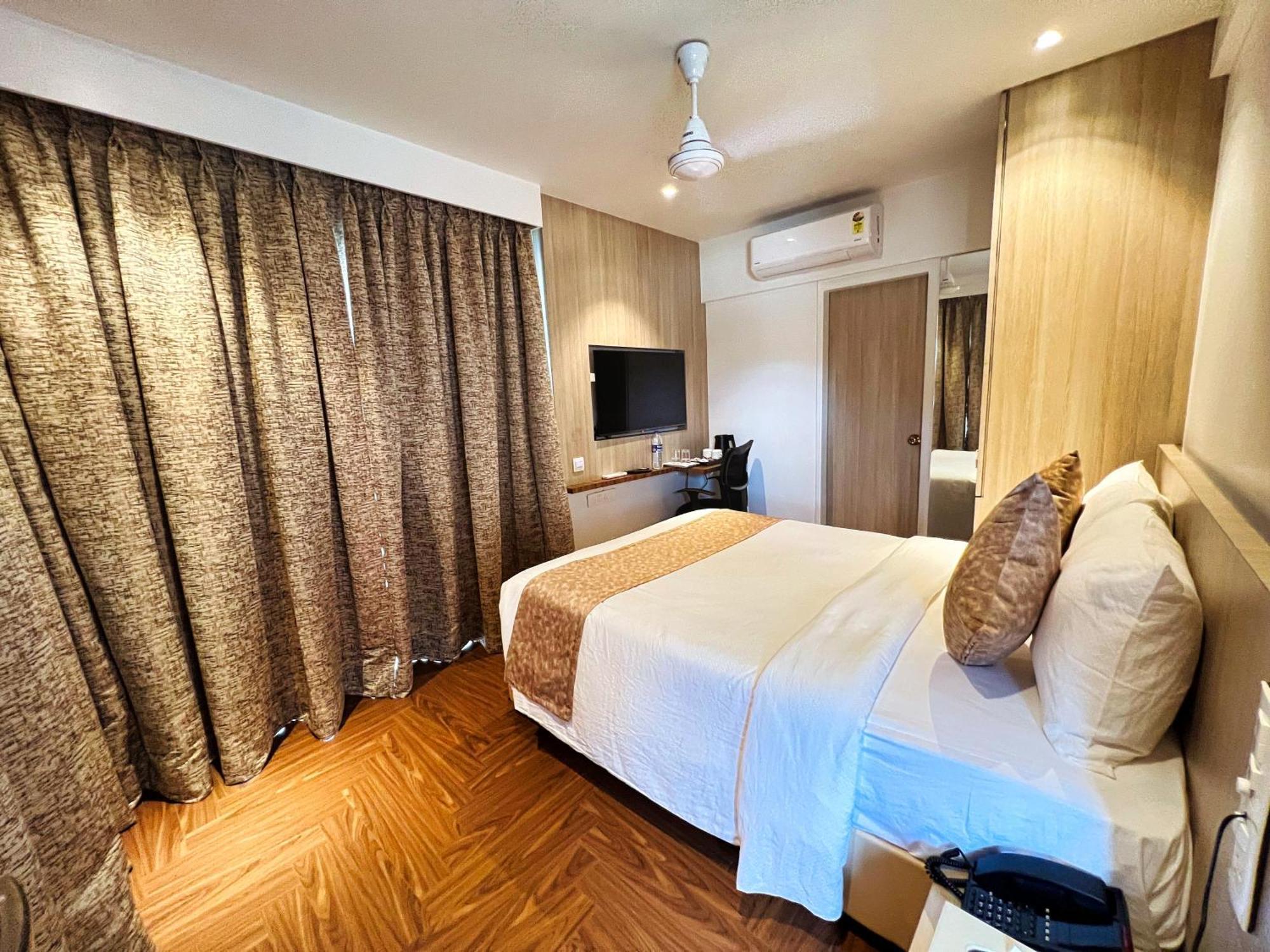 White House By Maxxvalue Service Bandra Bombaim