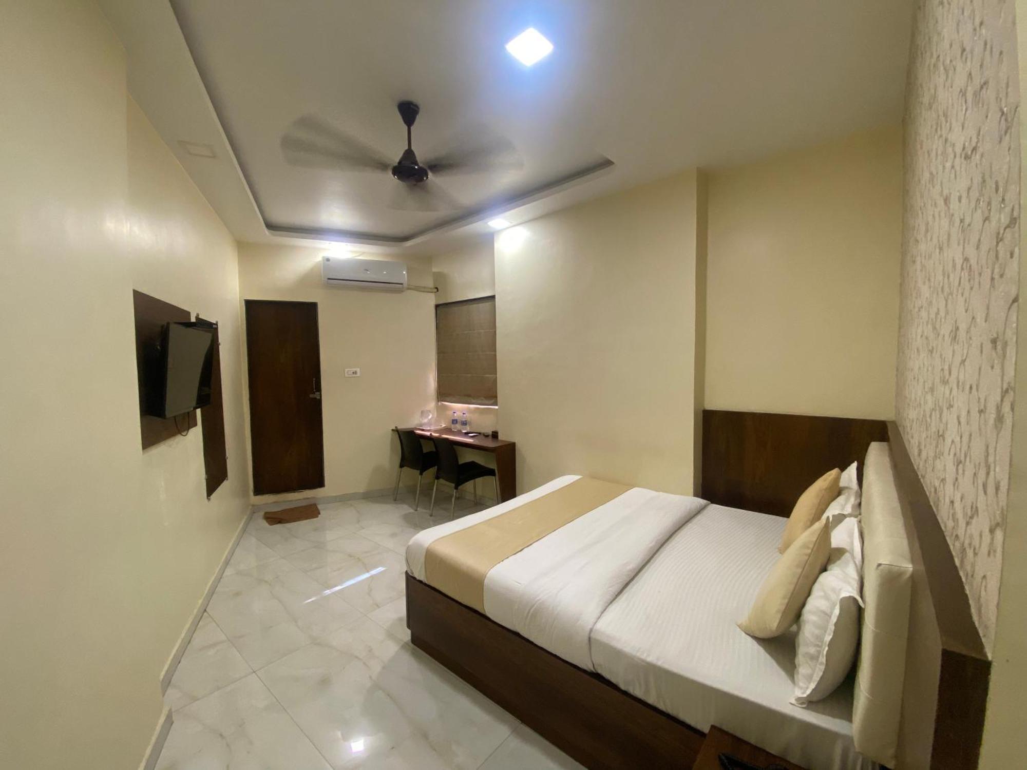 Hotel Ashyana - Near To Grant Road Station