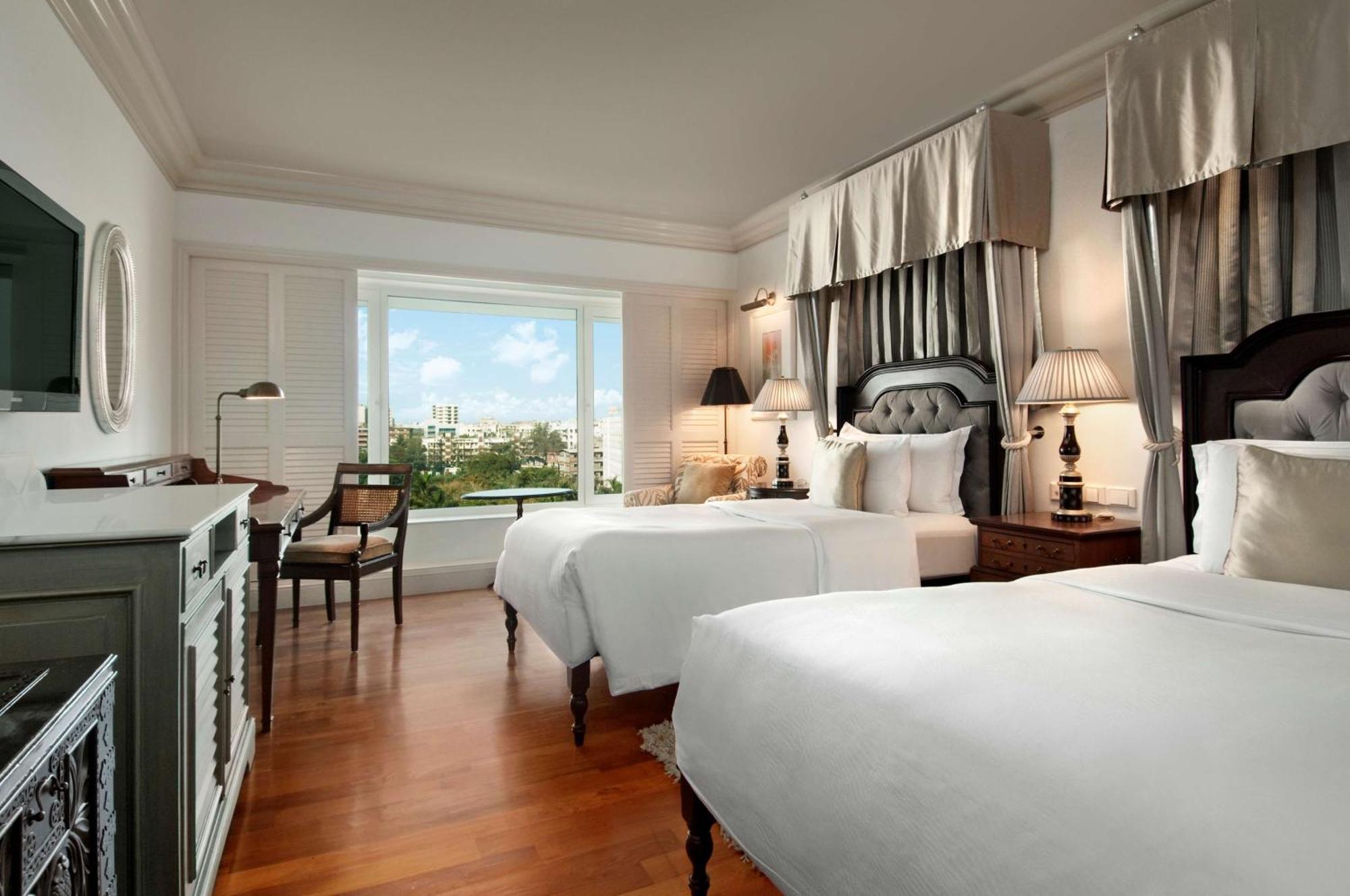 Hilton International Airport 5*