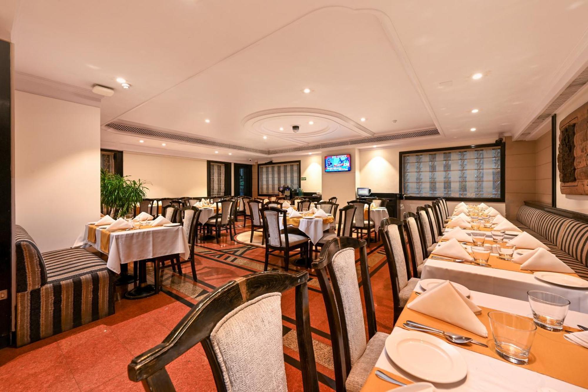 Fariyas , Colaba