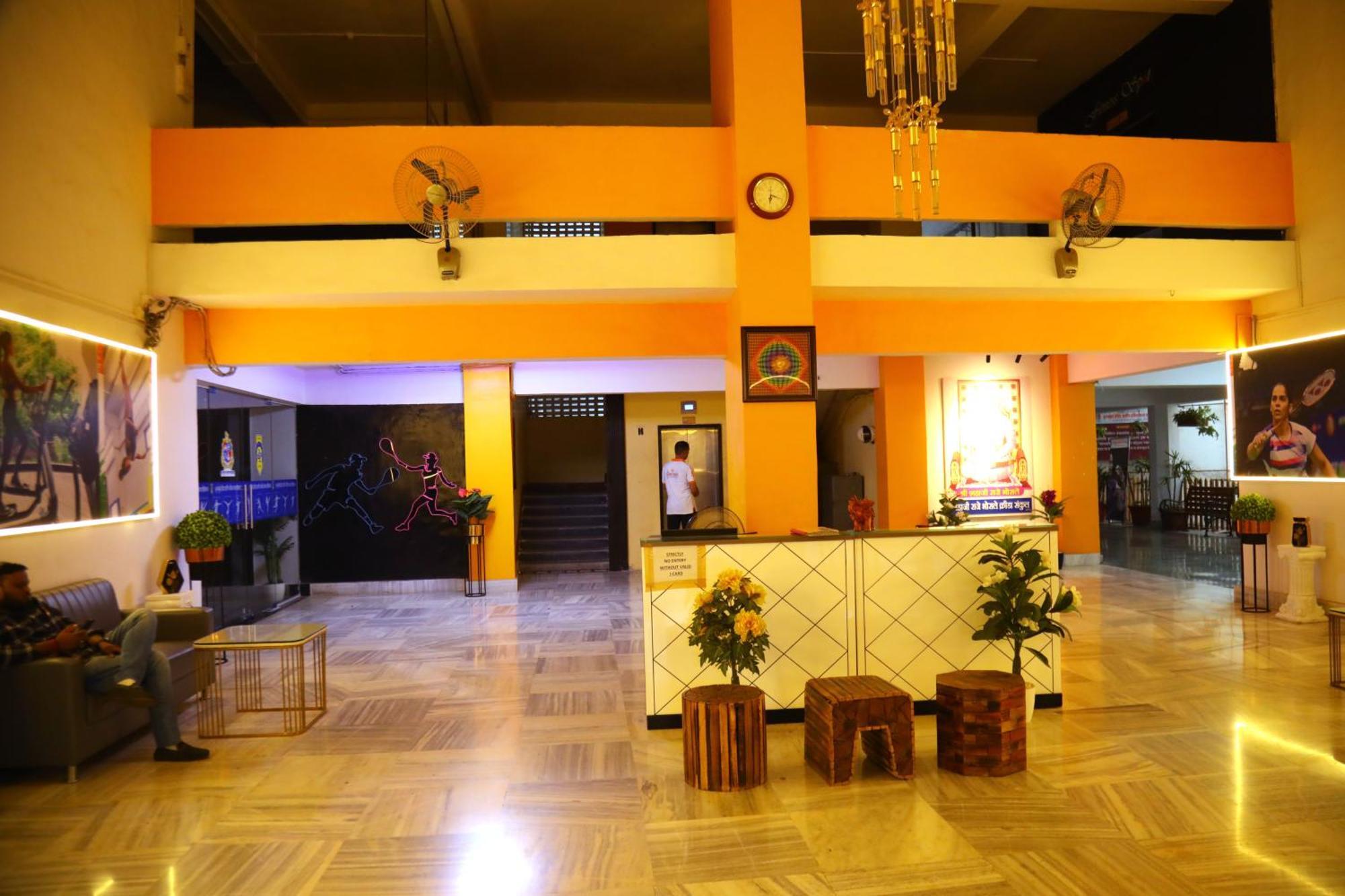 Country & Suites By Umrb - International Airport Hotel Bombaim
