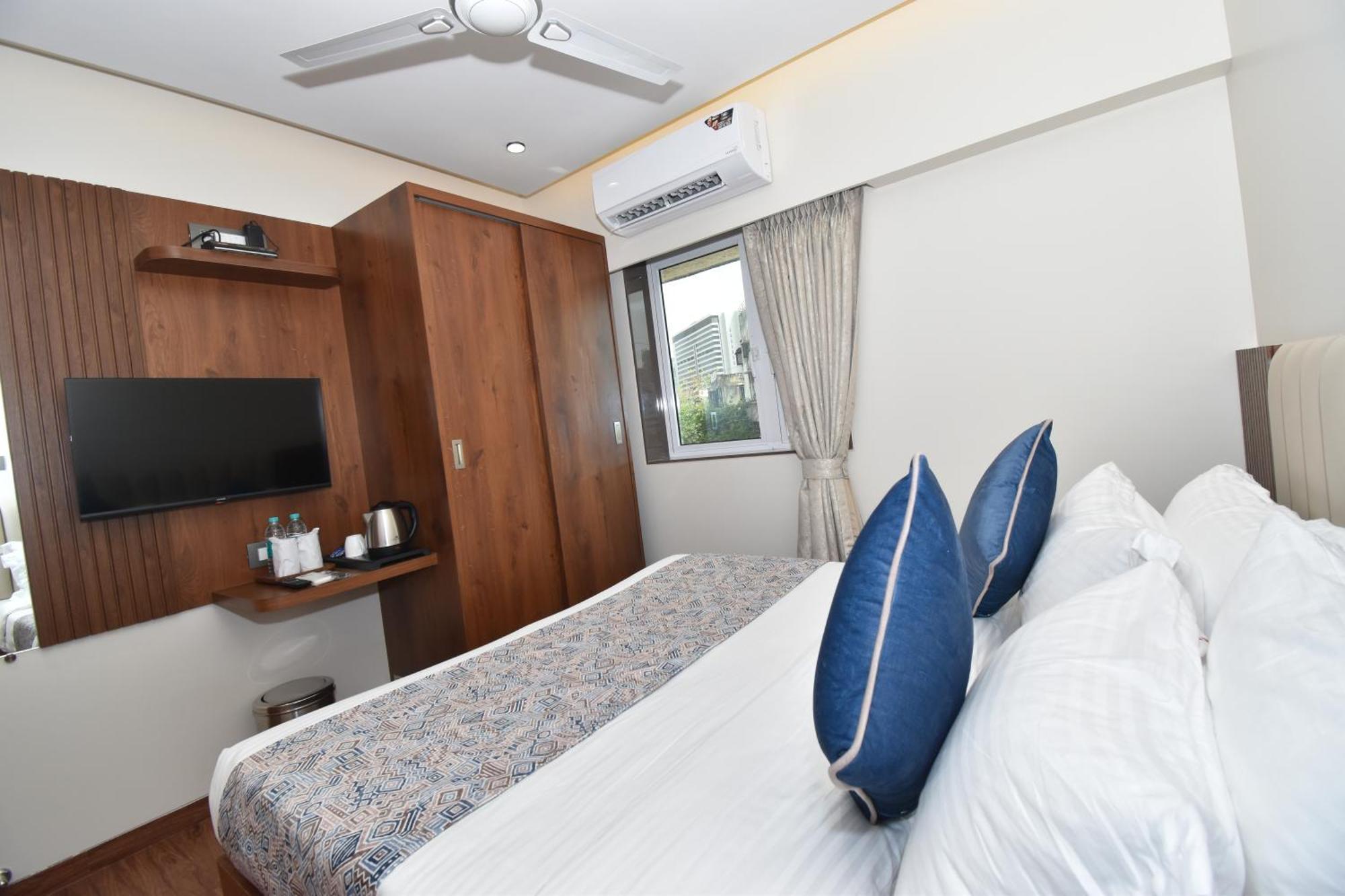 Hotel Kalpana Palace,