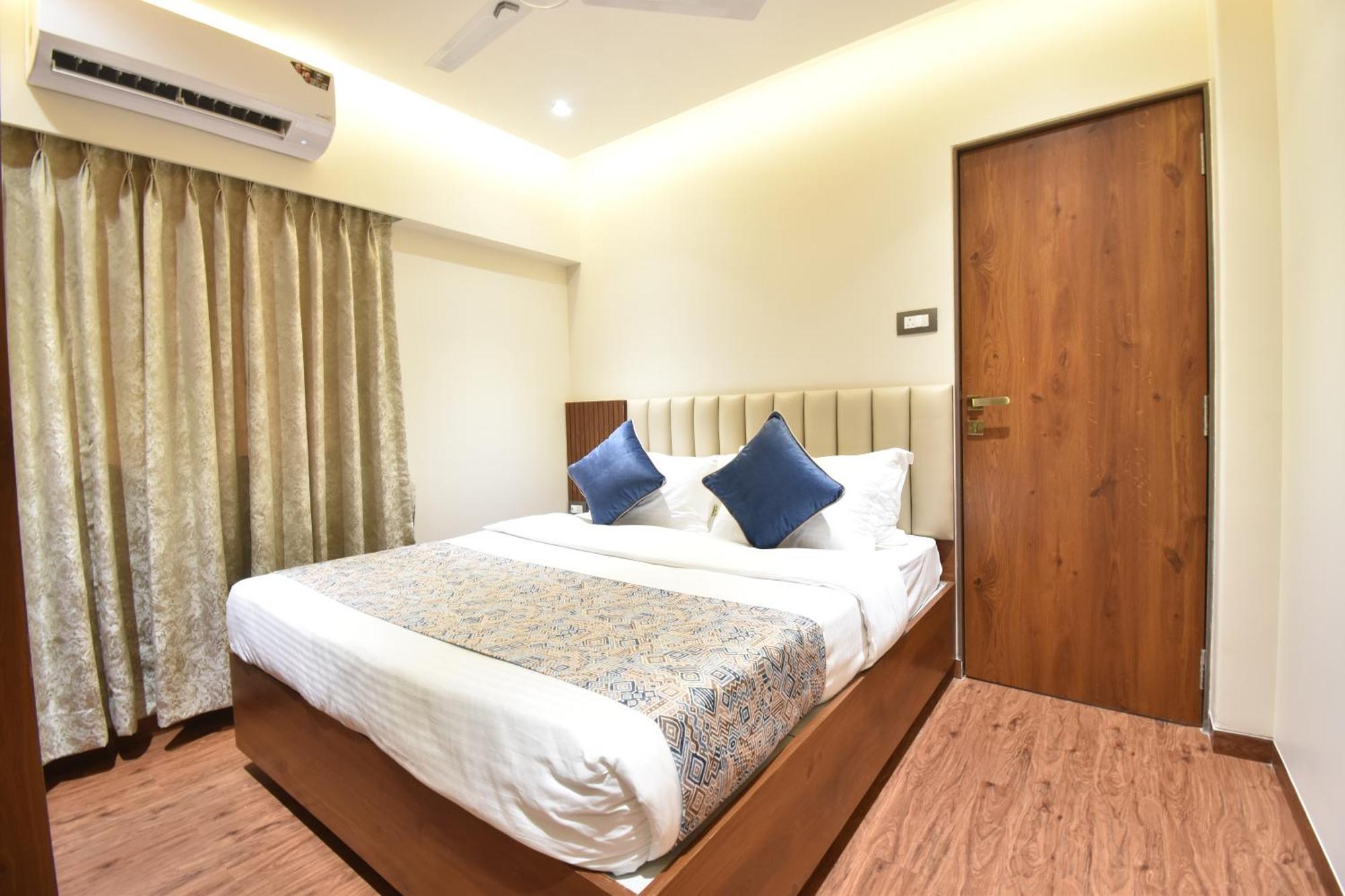 Kalpana Palace, Hotel Mumbai