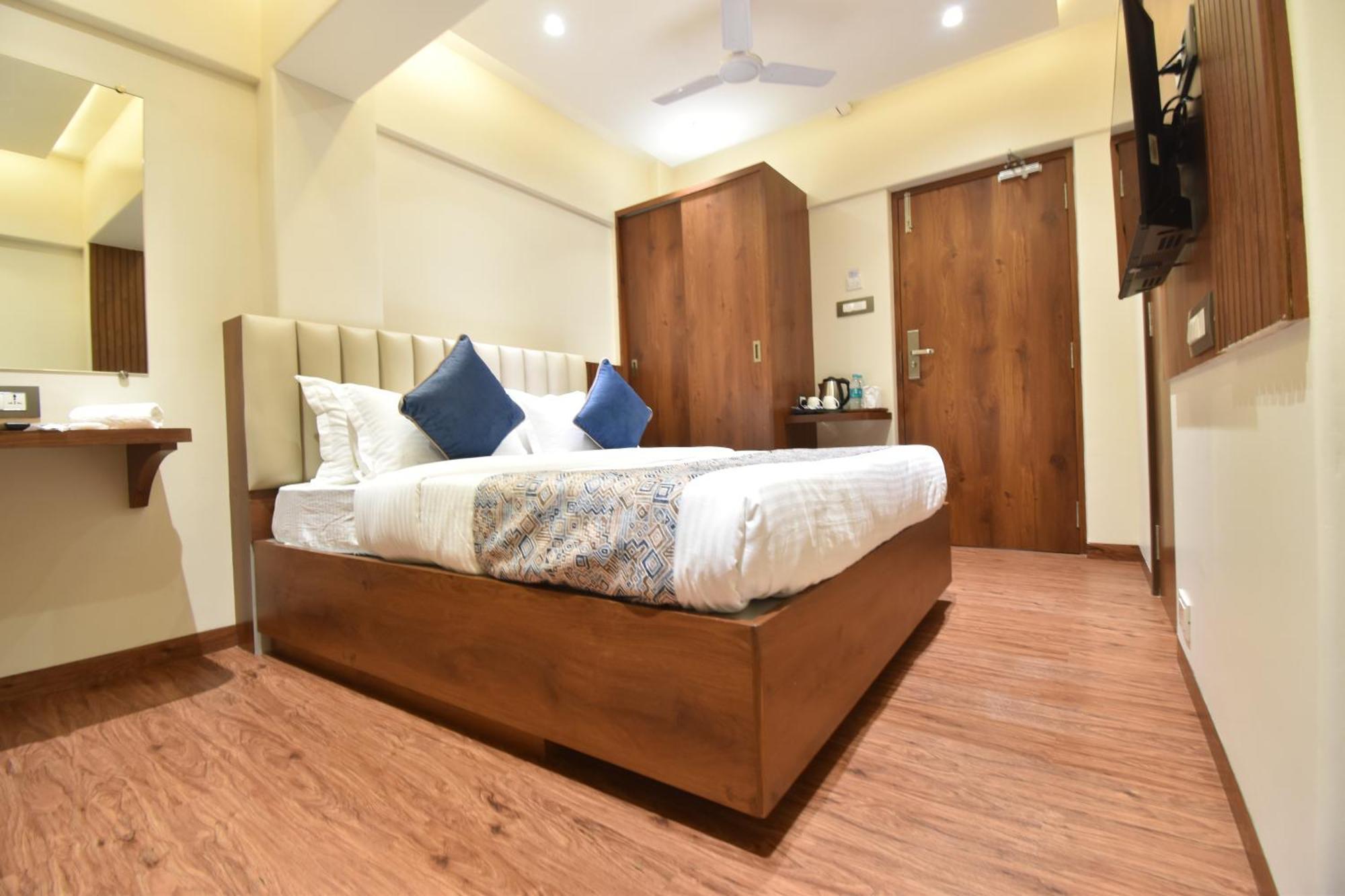 Kalpana Palace, Hotel 2*