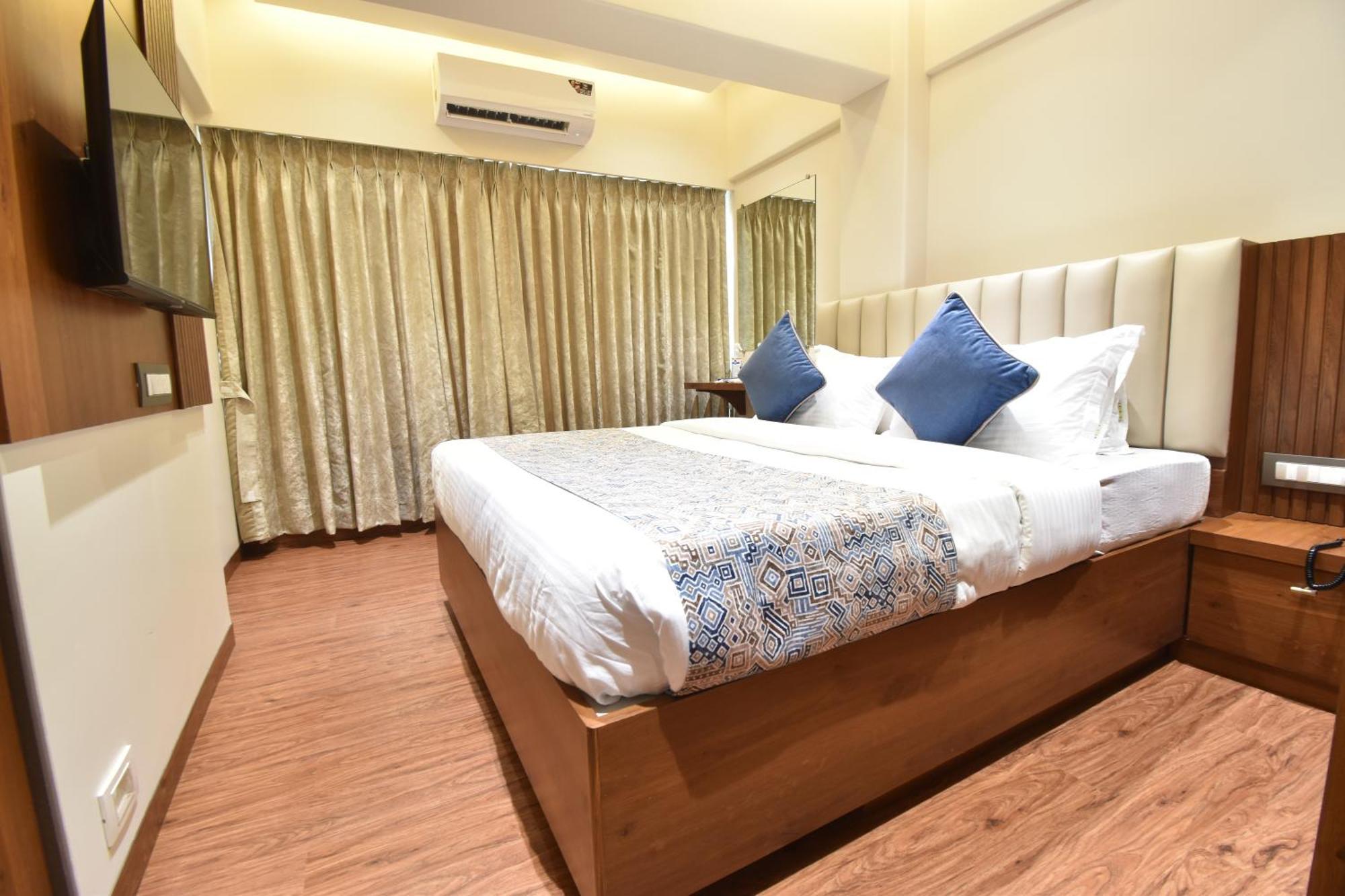 Hotel Kalpana Palace, 2*