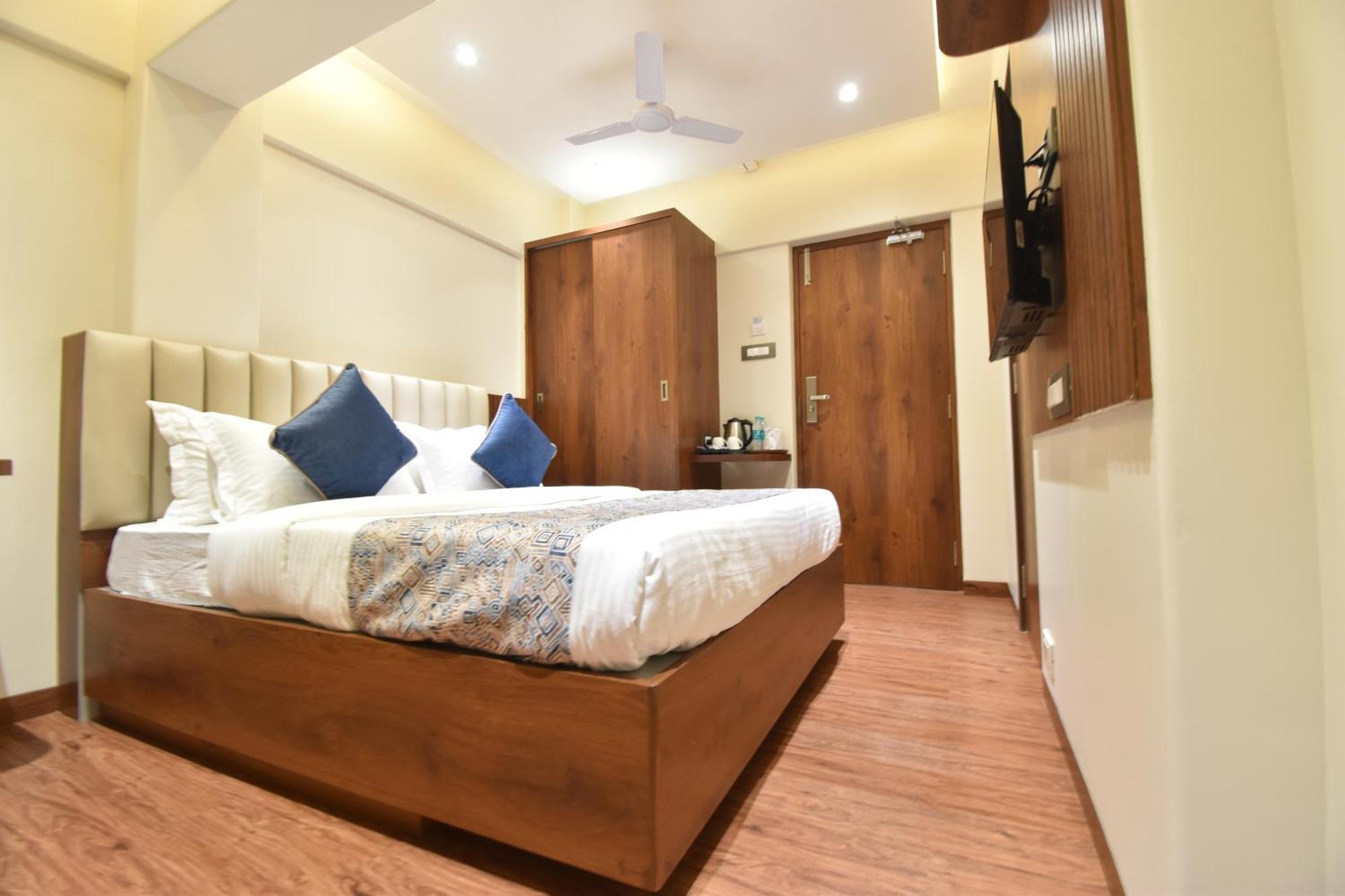Hotel Kalpana Palace,