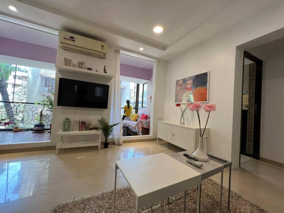 Sterling 102, Off Carter Road, Bandra West By Connekt Homes Apartment *