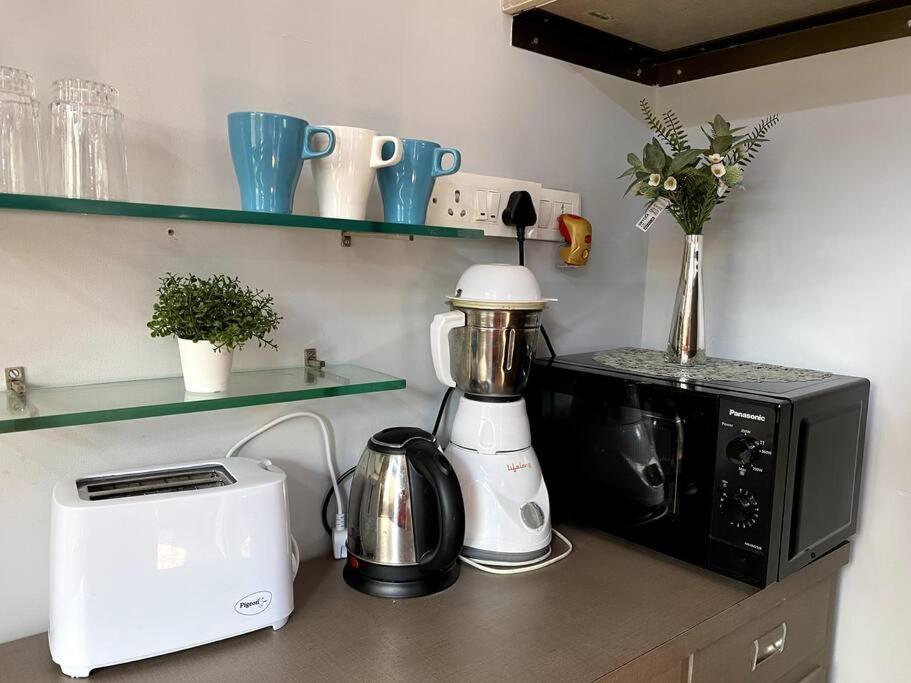 Saba 301, Subko Coffee, Chapel Road, Bandra West By Connekt Homes Apartment Mumbai