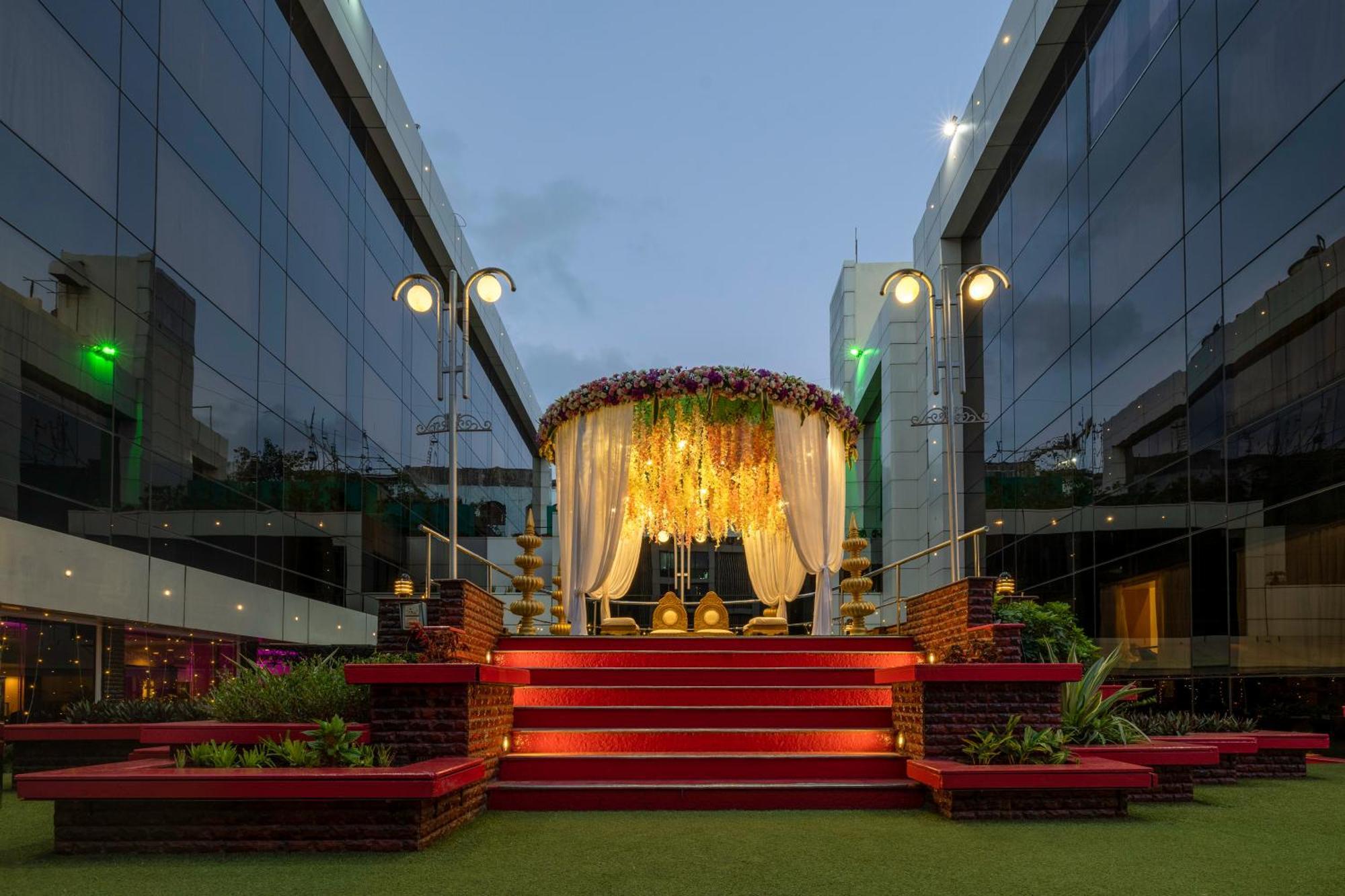 Kohinoor Continental,airport Hotel 4*