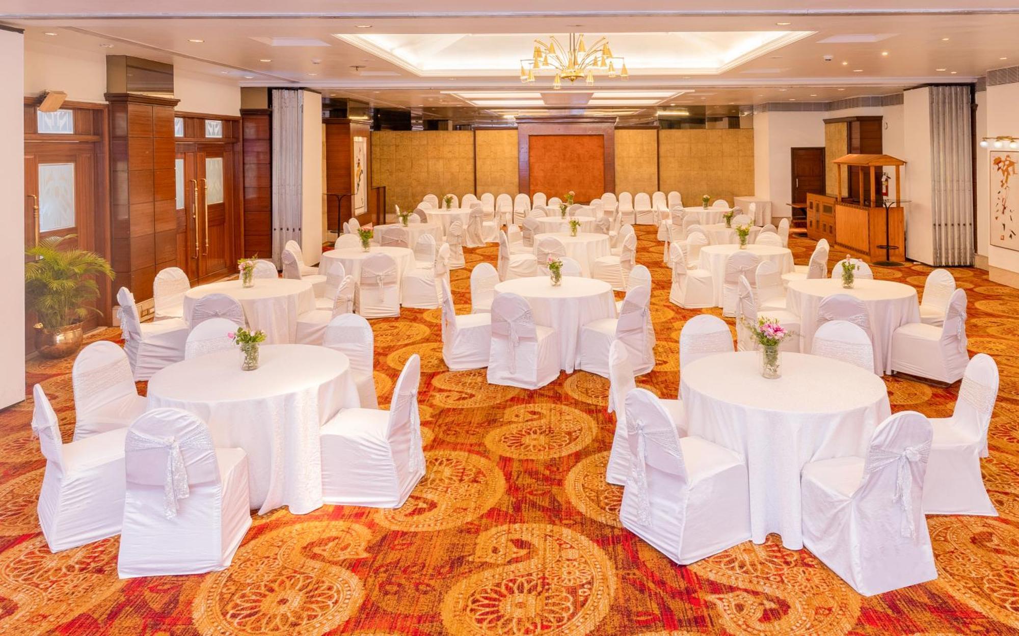 Hotel Kohinoor Continental,airport