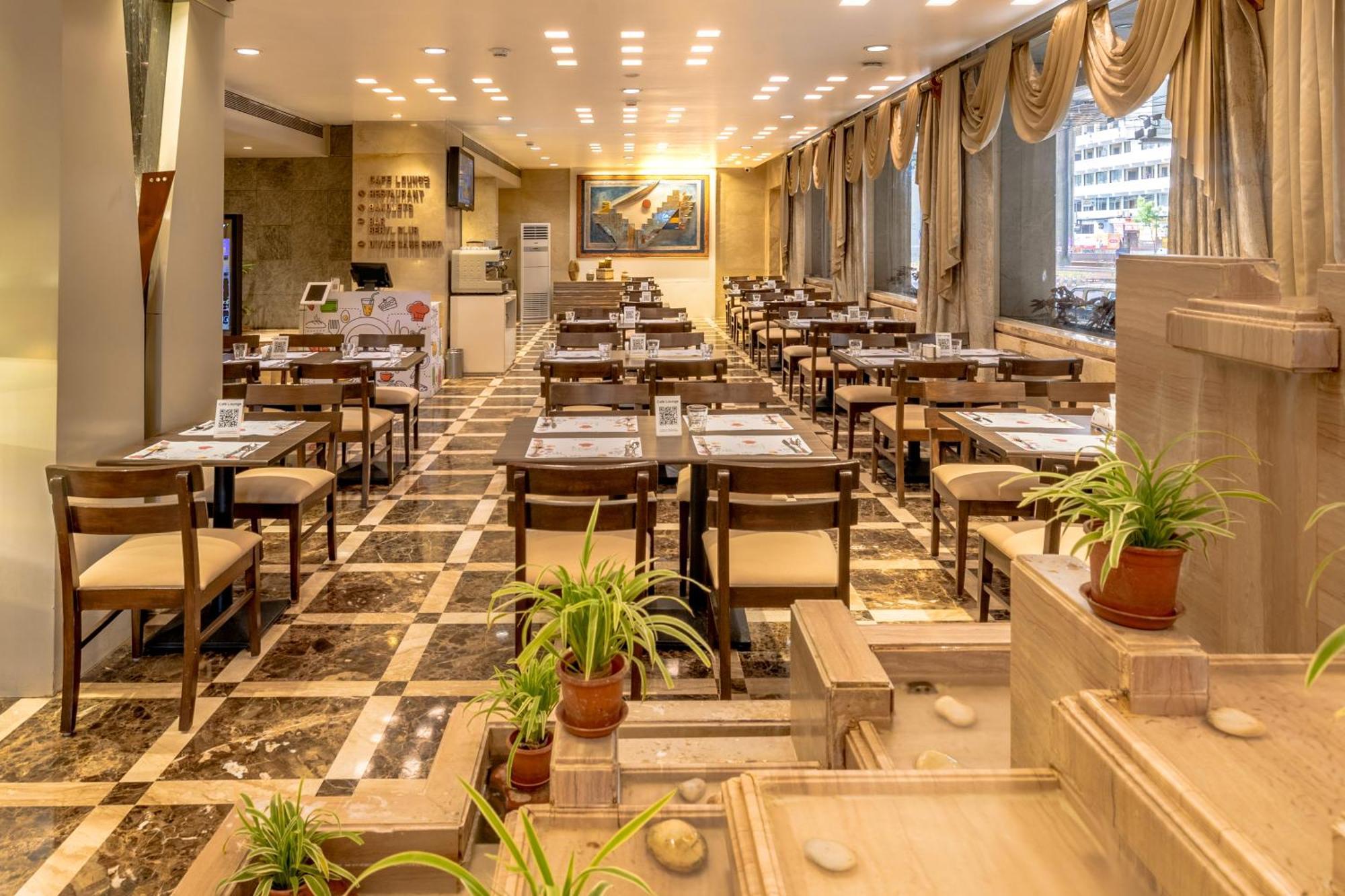 Hotel Kohinoor Continental,airport 4*