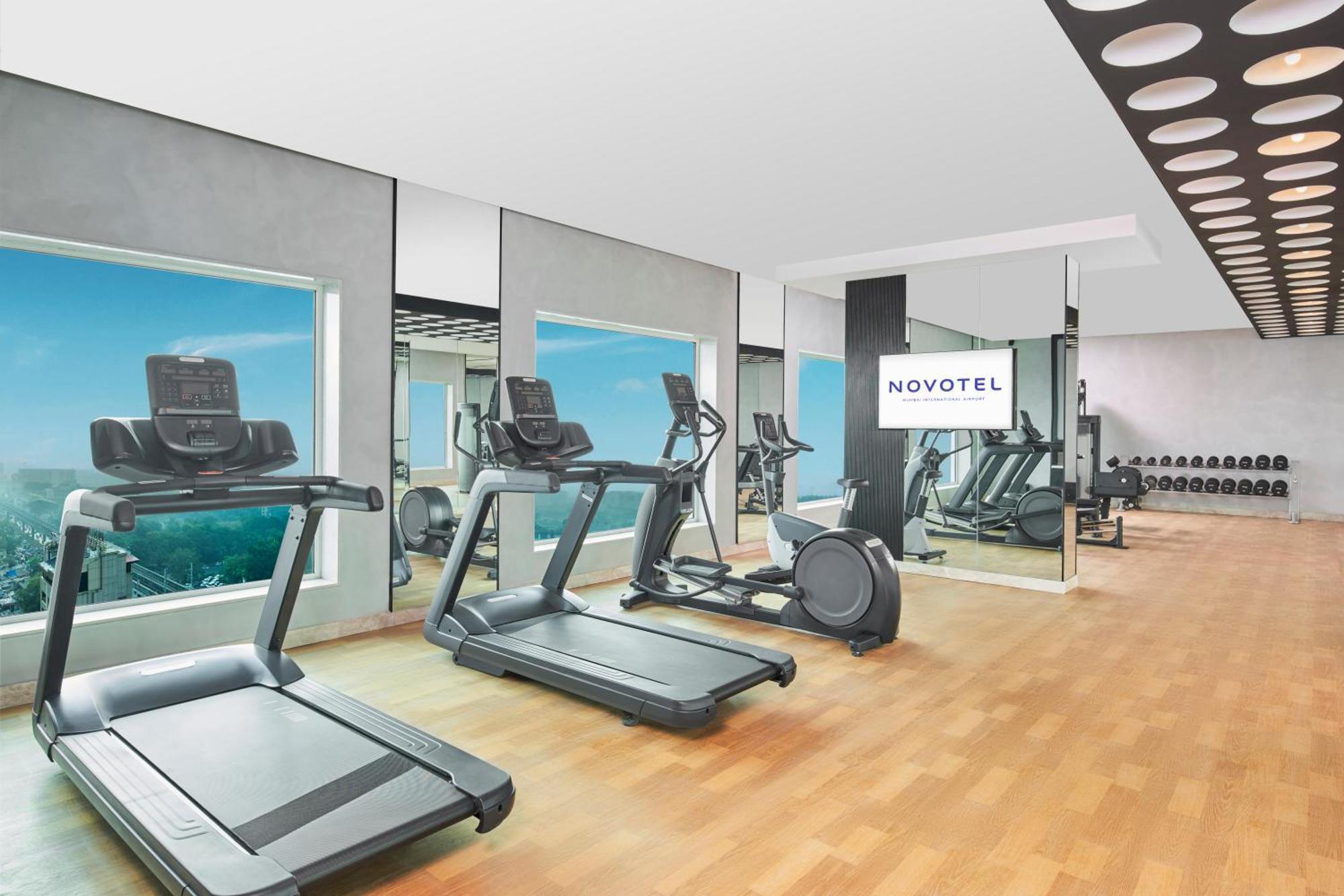 Novotel International Airport Hotel 5*