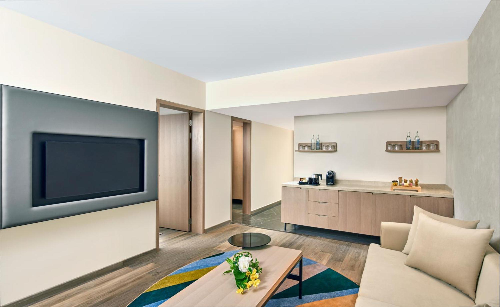 Novotel International Airport Hotel 5*