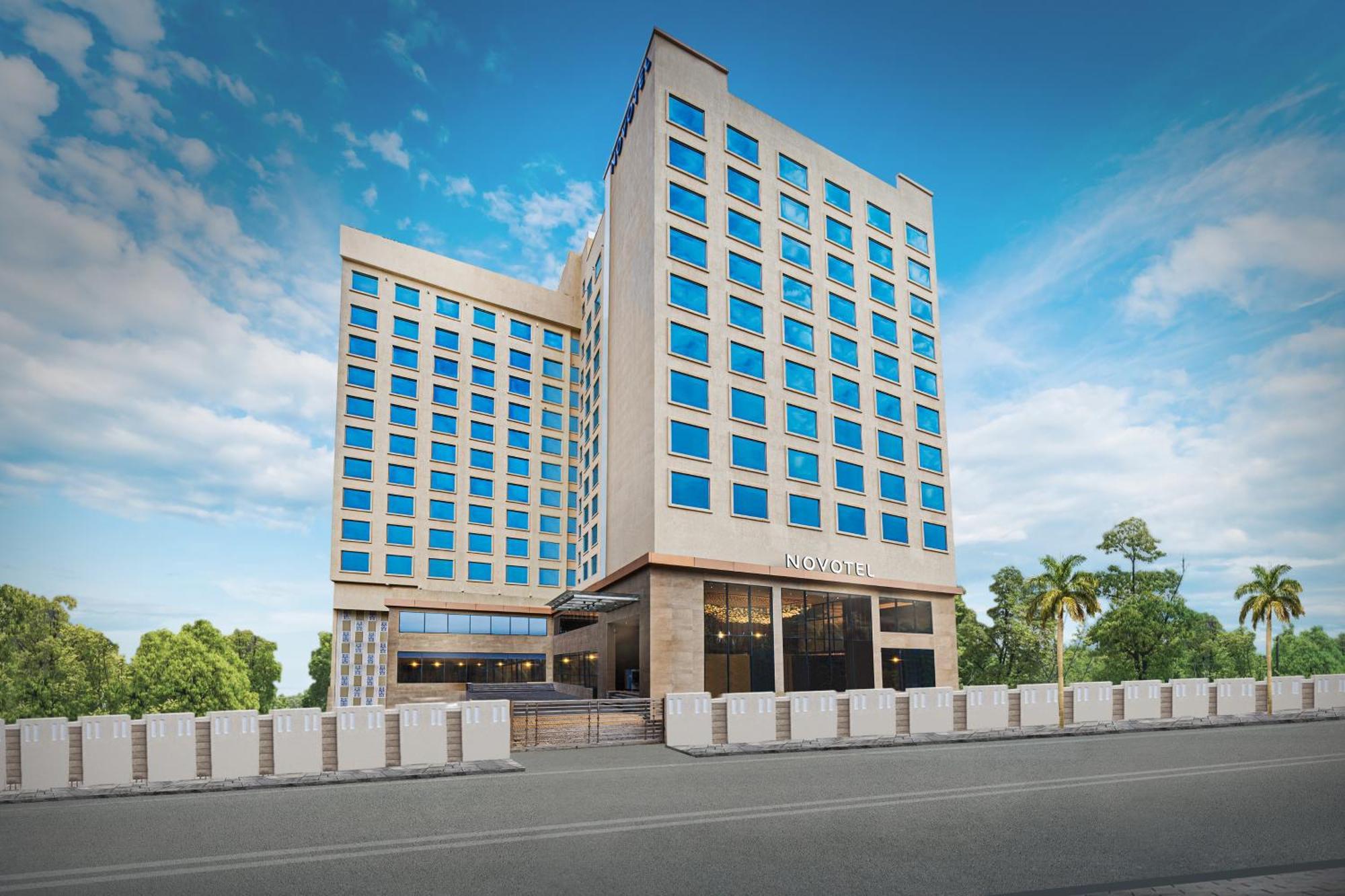 Novotel International Airport Hotel 5*